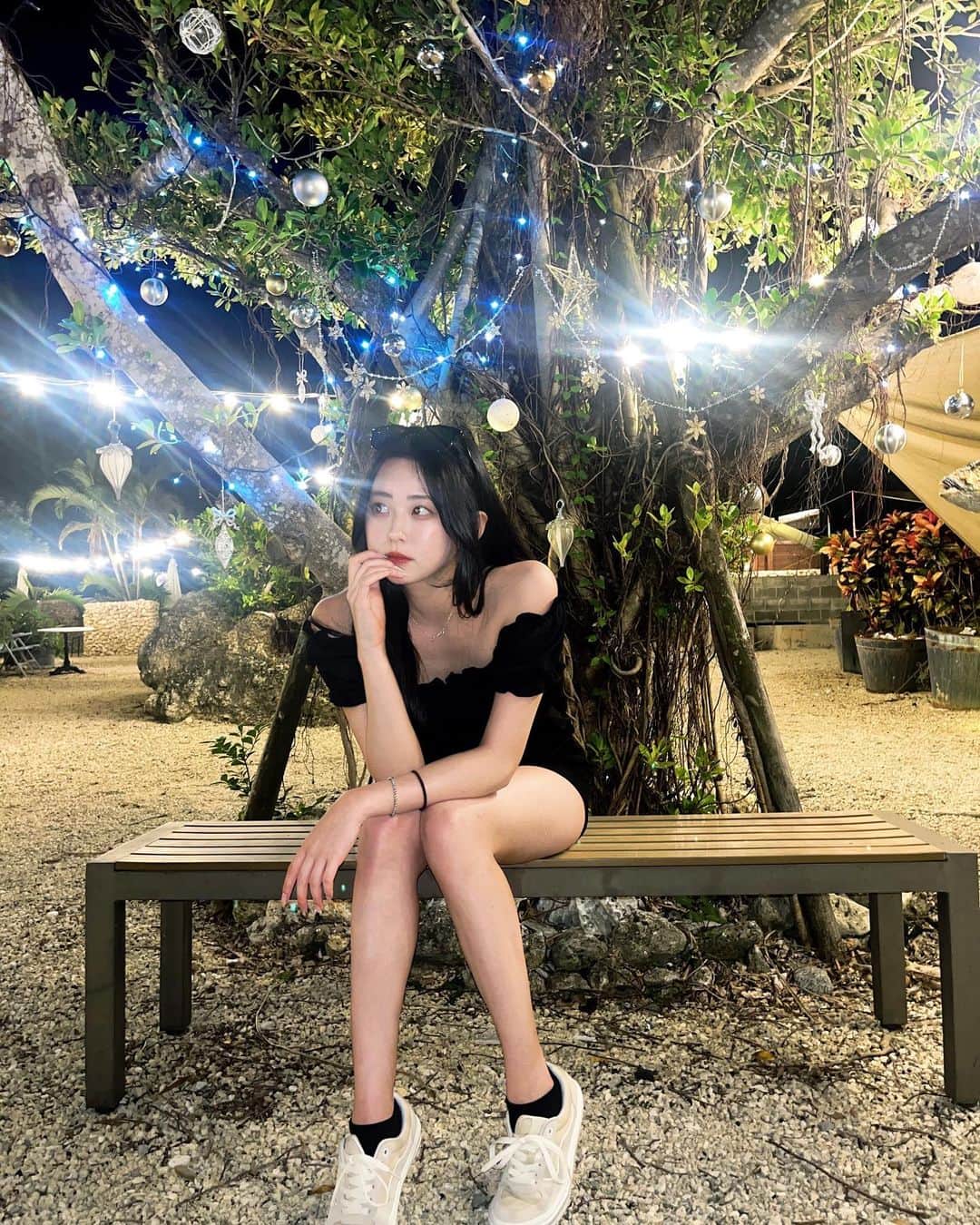 前田まはるさんのインスタグラム写真 - (前田まはるInstagram)「. 石垣でイルミネーション見終わってしまったとこある みんな冬ってなにしてるん？寒ない？ あと前髪なしとありどっち派？ 私だけじゃ決められん一生迷っておる  #石垣島 #イルミネーション #クリスマス  #前髪カット #韓国ヘア」12月3日 18時42分 - mahalu_maeda