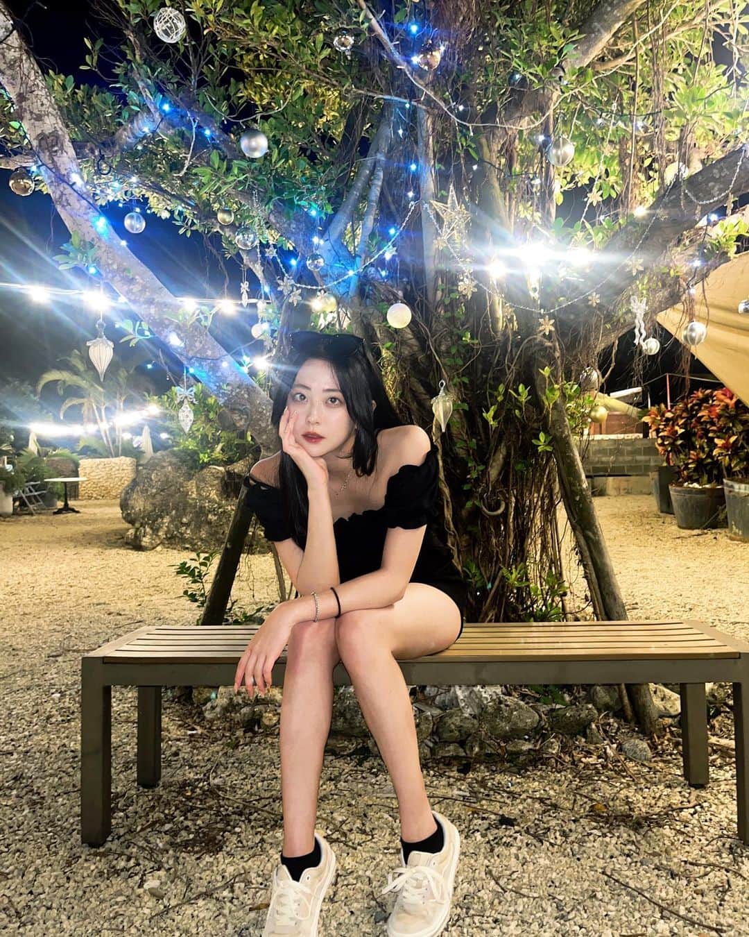 前田まはるさんのインスタグラム写真 - (前田まはるInstagram)「. 石垣でイルミネーション見終わってしまったとこある みんな冬ってなにしてるん？寒ない？ あと前髪なしとありどっち派？ 私だけじゃ決められん一生迷っておる  #石垣島 #イルミネーション #クリスマス  #前髪カット #韓国ヘア」12月3日 18時42分 - mahalu_maeda