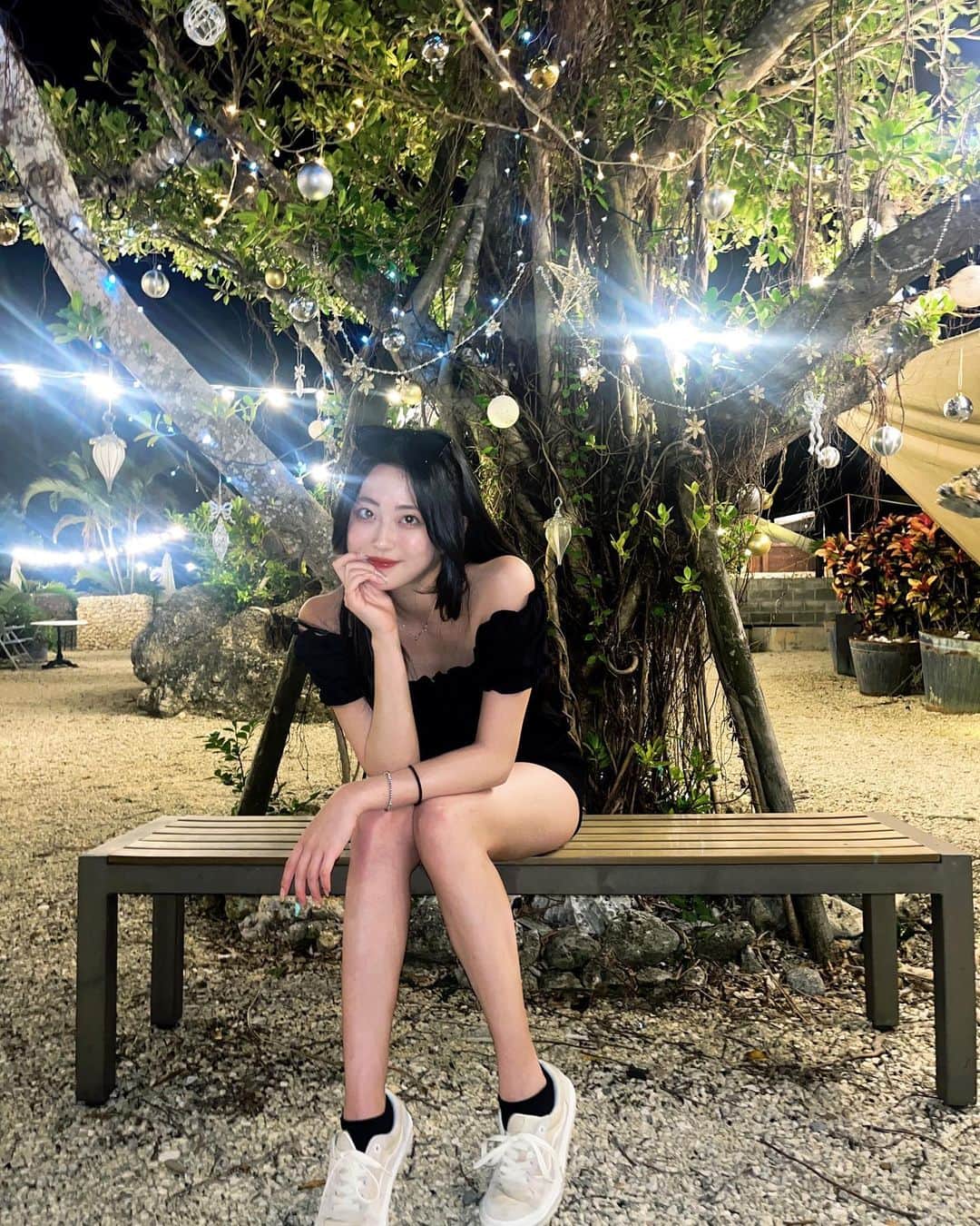 前田まはるさんのインスタグラム写真 - (前田まはるInstagram)「. 石垣でイルミネーション見終わってしまったとこある みんな冬ってなにしてるん？寒ない？ あと前髪なしとありどっち派？ 私だけじゃ決められん一生迷っておる  #石垣島 #イルミネーション #クリスマス  #前髪カット #韓国ヘア」12月3日 18時42分 - mahalu_maeda