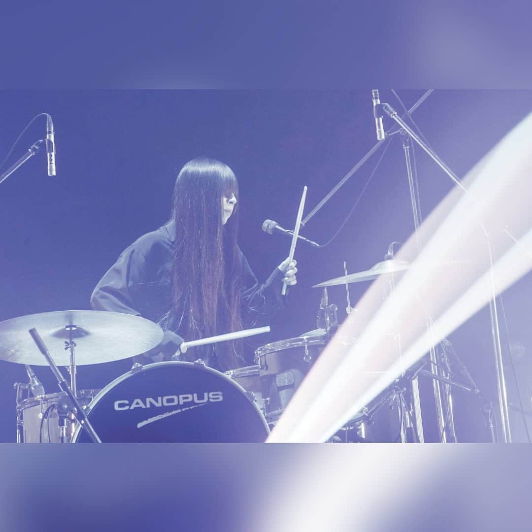 J-WAVEさんのインスタグラム写真 - (J-WAVEInstagram)「#羊文学 撮りおろし写真 公開📸  J-WAVE主催 都市型カルチャー・フェス INSPIRE TOKYO 2023 WINTER⛄️❄️  12/2（土）MUSICLICK LIVEに登場 羊文学のライブ写真を公開📷  Photo by 上飯坂一  ■セットリスト M1 FOOL M2 永遠のブルー M3 more than words M4 honestly M5 光るとき M6 OOPARTS M7 1999 M8 夜を越えて  === このMUSICLICK LIVEの模様は、 12/15(金) ～JK RADIO～ TOKYO UNITEDでオンエア📻  ぜひお聴きください🎧 ===  #jwave #インスパイアトーキョー @hitsujibungaku @hiz_s @jonkabira.official」12月3日 18時51分 - jwave813