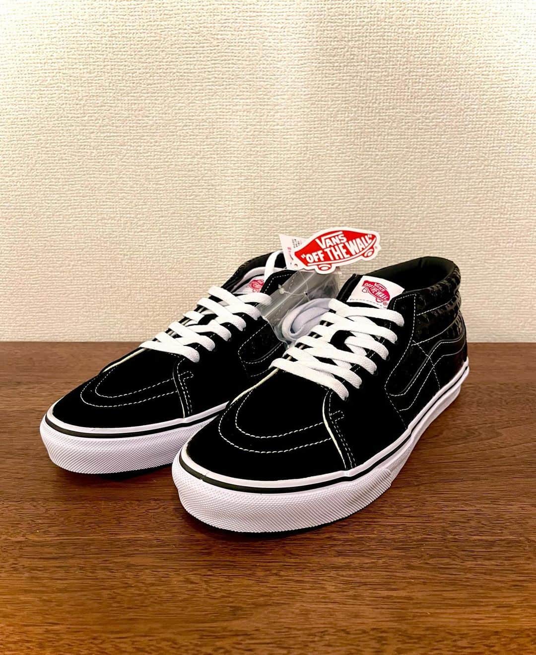 西村文男のインスタグラム：「VANS × BUMP OF CHICKEN」