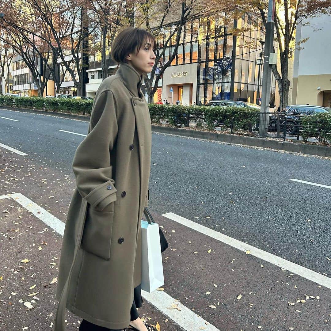 モーガン茉愛羅のインスタグラム：「Nice coatとNice Shoes 🩰🪽」
