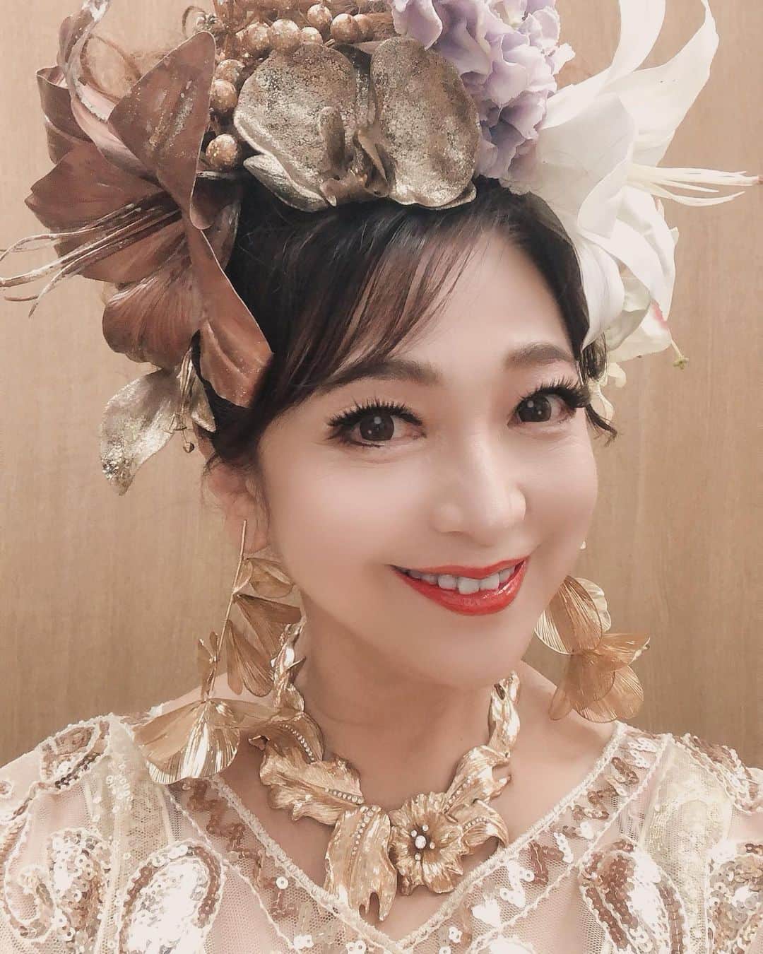 のインスタグラム：「（原めぐみofficial） 朝、八王子FMにて私の歌が流れましたが、 夜は八王子エルシィにてCarnegie hall 凱旋コンサートに出演しま〜す。 準備完了❣️出番待ち  #原めぐみ #八王子エルシィ」