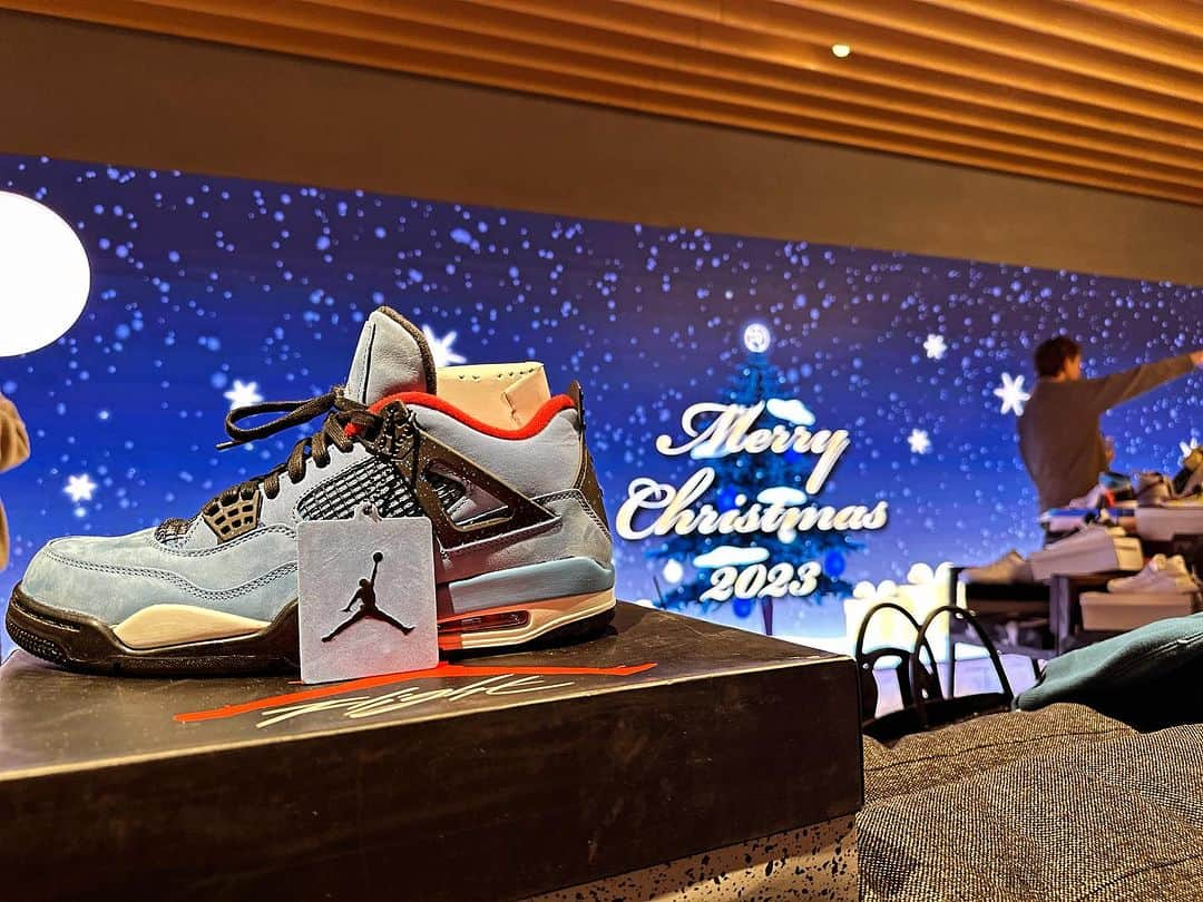 中西直人さんのインスタグラム写真 - (中西直人Instagram)「何事も出会いは突然なのだ。  Travis Scott × Nike Air Jordan 4 Retro Cactus Jack "University Blue"  トラヴィス・スコット × ナイキ エアジョーダン4 レトロ カクタスジャック "ユニバーシティブルー"  #nike #travisscott  #sanrise」12月3日 19時16分 - sanrise.18