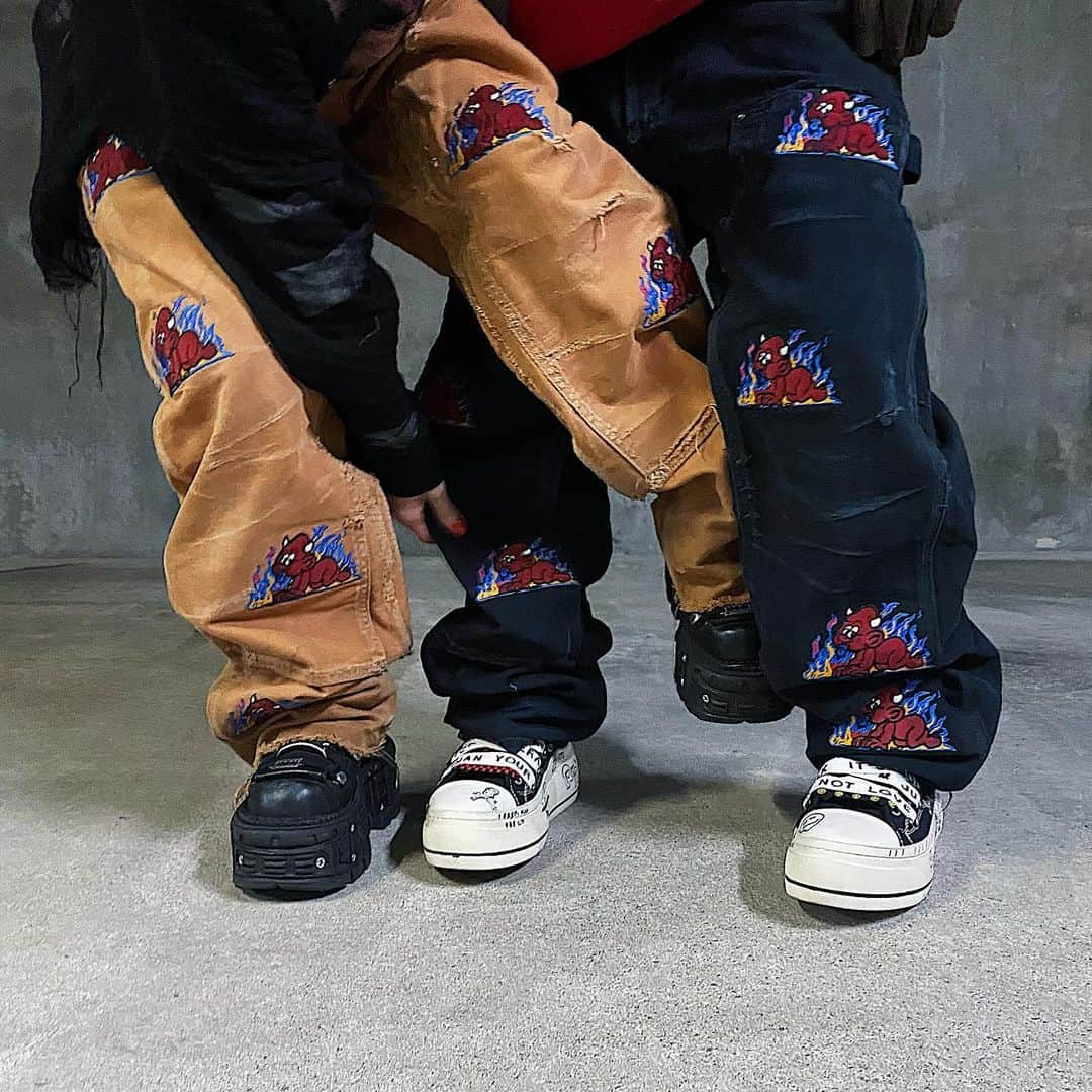 cherry worldwideのインスタグラム：「. SHAUN CRAWFORD " @shaun_crawford119  cherry Exclusive 』. . ⇒ " carthartt custom work pants " Lil Lenox ® " . Release online 🍒™ . 12 / 4 (mon) 20:00JST！！」