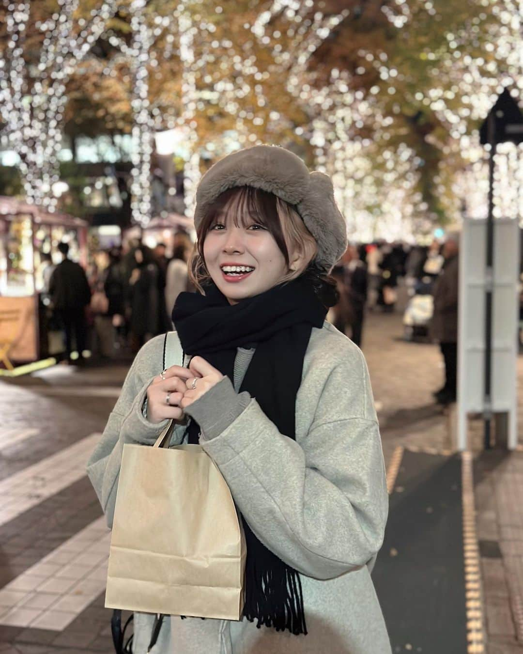 松田美里さんのインスタグラム写真 - (松田美里Instagram)「イルミマジック❔🌟 #丸の内イルミネーション 綺麗だったよ」12月3日 19時19分 - miri_matsuda