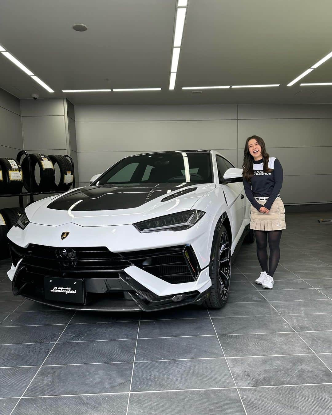 加賀其真美さんのインスタグラム写真 - (加賀其真美Instagram)「今日はランボルギーニ大阪🚗でレッスンイベントでした🏌️‍♀️🏌️‍♂️✨ くぅーーーっ🥺💚❤️💚 かっこよ！🥹🥹🥹 ． お客様にも『楽しい』と言っていただけてよかった〜🤩⛳️✨ 真美も楽しい‼️を忘れずに明日もゴルフする😼🫶🩵💙🩵 ． ． ． #ランボルギーニ#ゴルフレッスン#ゴルフレッスンイベント#大阪」12月3日 19時27分 - mami_kagasono