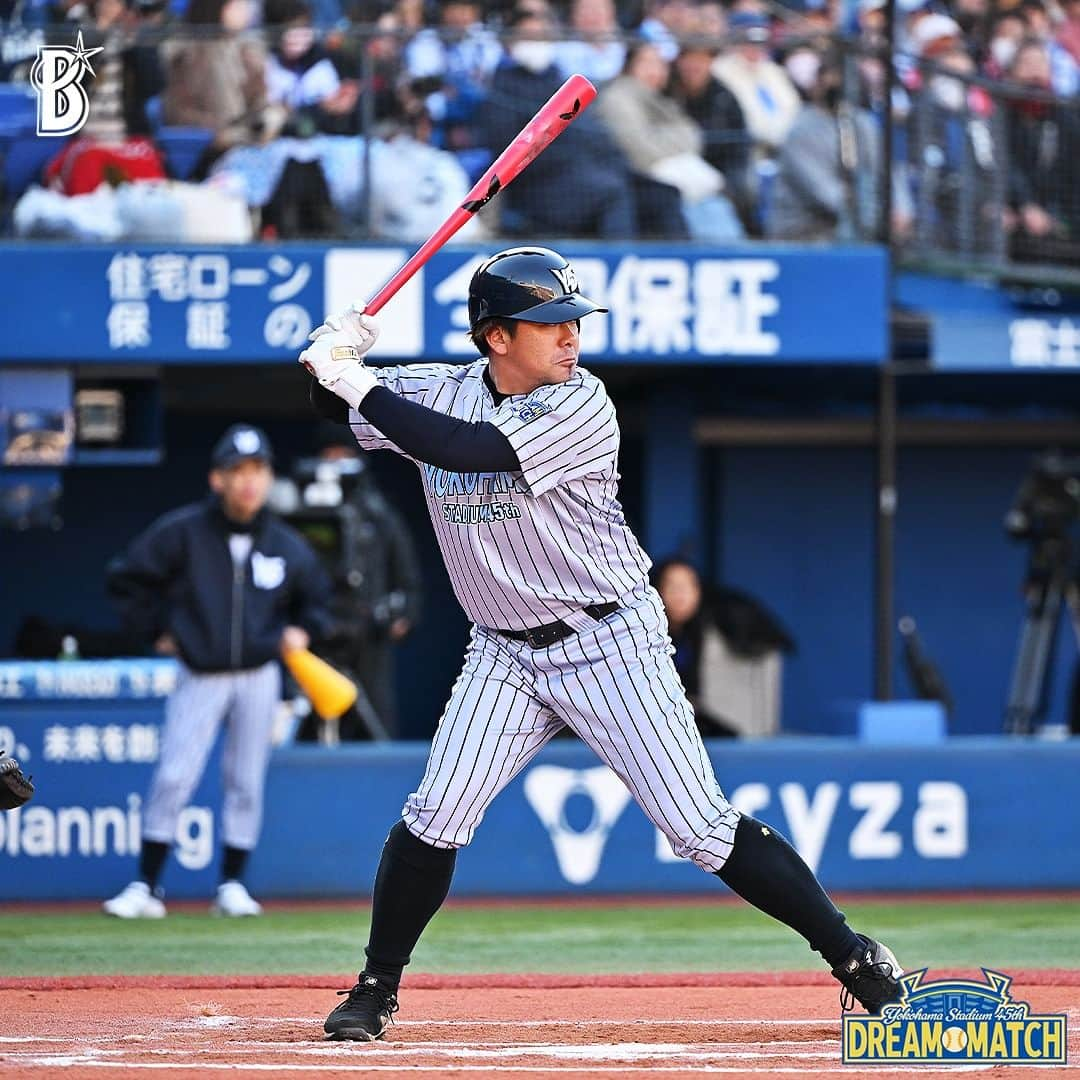 横浜DeNAベイスターズさんのインスタグラム写真 - (横浜DeNAベイスターズInstagram)「. 横浜スタジアム45周年を記念して横浜スタジアムで開催されたスペシャルイベント『YOKOHAMA STADIUM 45th DREAM MATCH』  横浜高校や東海大相模高校など全国屈指の強豪校を含めた神奈川県内の高校野球出身のレジェンドたちが集結するチーム「Y45 LEGEND HEROES」のプレー写真をご紹介！ ※枚数の都合上、ご掲載できなかった方もいますが、ご了承ください🙇  試合ハイライトは、球団公式YouTubeにて公開予定！  ◼️チーム「Y45 LEGEND HEROES」 #多村仁志(横浜高校) #森野将彦(東海大相模高校) #阿部真宏(横浜高校) #上地雄輔(横浜高校) #松坂大輔(横浜高校) #小池正晃(横浜高校) #後藤武敏(横浜高校) #長田秀一郎(鎌倉学園高校) #内藤雄太(横浜商工高校) #山口鉄也(横浜商業高校) #成瀬善久(横浜高校) #内竜也(川崎工業高校) #加藤幹典(川和高校) #荒波翔(横浜高校) #黒羽根利規(日大藤沢高校) #福田永将(横浜高校) #下水流昂(横浜高校) #秋山翔吾(横浜創学館高校) #倉本寿彦(横浜高校) #石川達也(横浜高校) #度会隆輝(横浜高校) ※年齢順  『YOKOHAMA STADIUM 45th DREAM MATCH』について： 1978年4月にこけら落としとなる横浜大洋ホエールズ対読売ジャイアンツの開幕戦が行われ、今年で45年を迎えた横浜スタジアム。横浜DeNAベイスターズの本拠地として数々のプロ野球の試合が行われてきたほか、高校野球では全国屈指の激戦区・神奈川県の代表を決める神奈川野球の聖地として幾多の名勝負が横浜スタジアムで繰り広げられてきました。  今回は、竣工から45周年を記念して、ベイスターズ歴代のスターが集まったオールスターチーム「BAY DREAM STARS」と横浜高校や東海大相模高校など全国屈指の強豪校を含めた神奈川県内の高校野球出身のレジェンドたちが集結するチーム「Y45 LEGEND HEROES」によるドリームマッチを開催。  #横浜スタジアム #ハマスタ #baystars」12月3日 19時27分 - baystars_official