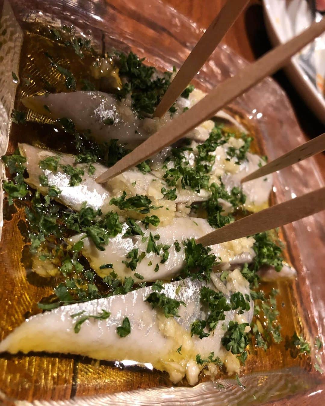 甘糟記子さんのインスタグラム写真 - (甘糟記子Instagram)「先週行ってきた武蔵小山のスペイン食堂石井！！ @spainshokudo_ishii   何食べても美味しかった〜\(//∇//)\  ほんと、食堂、というか子連れでも気軽に入りやすい雰囲気もいい(≧∀≦)  8枚目はニンニクスープなんだけど、千葉のえびすやのニンニクスープと似ていて、近場でも食べられる事が嬉しい(๑˃̵ᴗ˂̵)  デザートのバスクチーズケーキまでしっかりいただいてきました\(//∇//)\  スペイン料理ってあんまり行かなかったんだけど、最近多いな（笑）  嬉しい発見がもりもりです╰(*´︶`*)╯♡  #スペイン料理#スペイン食堂石井#美味しかった#武蔵小山グルメ」12月4日 6時25分 - norihey924