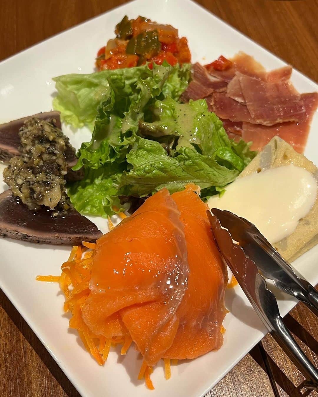 甘糟記子さんのインスタグラム写真 - (甘糟記子Instagram)「先週行ってきた武蔵小山のスペイン食堂石井！！ @spainshokudo_ishii   何食べても美味しかった〜\(//∇//)\  ほんと、食堂、というか子連れでも気軽に入りやすい雰囲気もいい(≧∀≦)  8枚目はニンニクスープなんだけど、千葉のえびすやのニンニクスープと似ていて、近場でも食べられる事が嬉しい(๑˃̵ᴗ˂̵)  デザートのバスクチーズケーキまでしっかりいただいてきました\(//∇//)\  スペイン料理ってあんまり行かなかったんだけど、最近多いな（笑）  嬉しい発見がもりもりです╰(*´︶`*)╯♡  #スペイン料理#スペイン食堂石井#美味しかった#武蔵小山グルメ」12月4日 6時25分 - norihey924