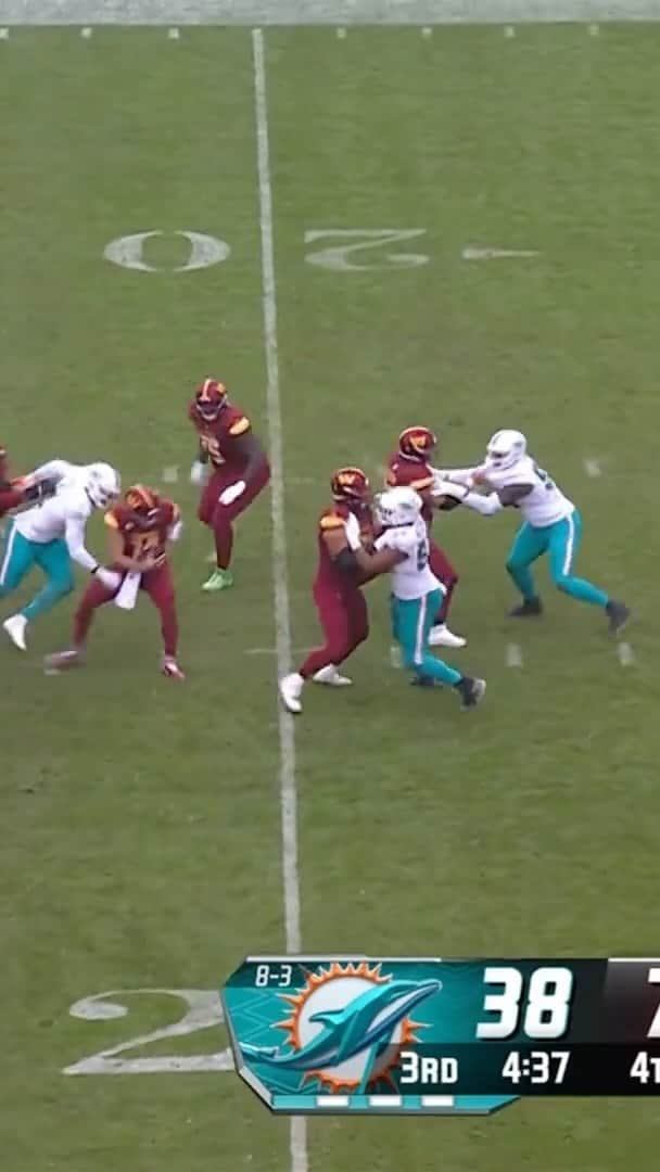 ワシントン・レッドスキンズのインスタグラム：「no quit in the kid  📺 #MIAvsWAS on FOX」