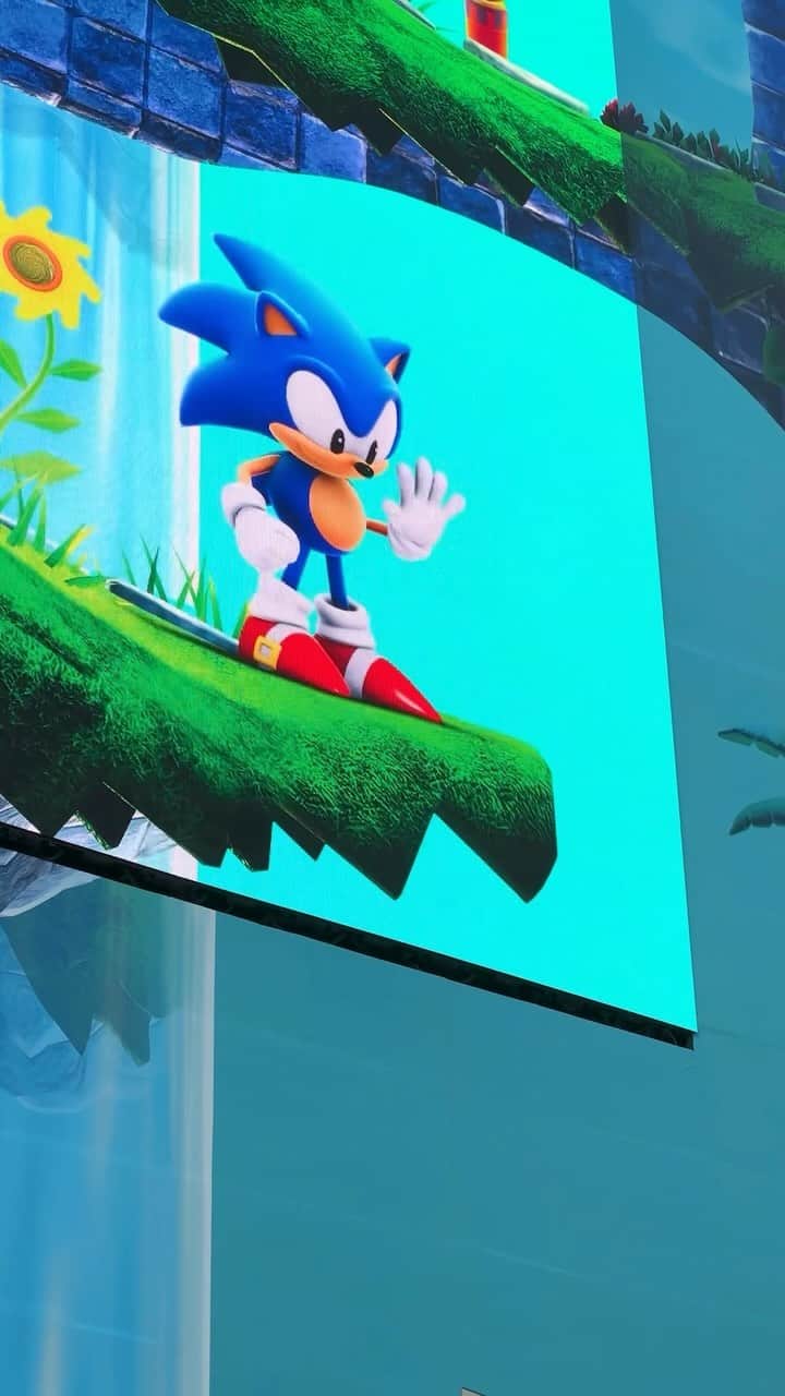 SEGAのインスタグラム：「Don’t forget to visit the #SonicSuperstars installation at Westfield London! Available until December 8th 💙」