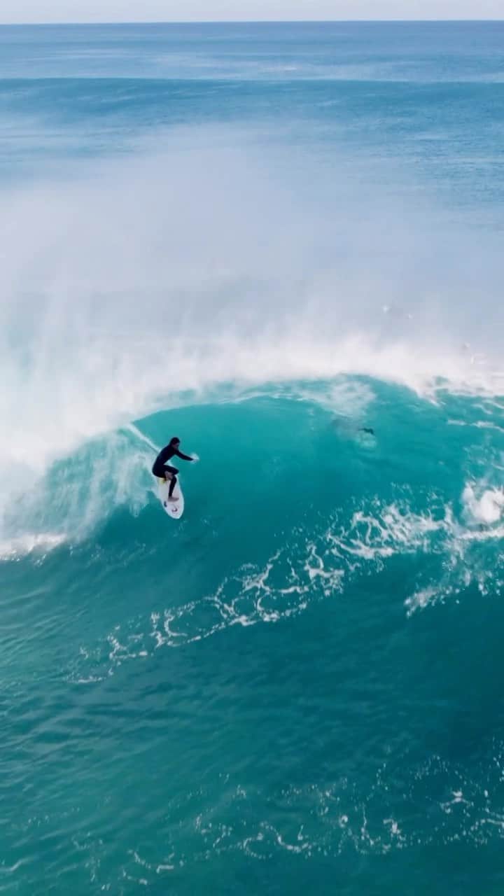 リップカールのインスタグラム：「Goofy footers… this one’s for you. ⁠ Want to see more? Of course you do. Hit the link in our bio for @alexmcguffin’s latest edit ‘Tuna Wraps’. Shot in the North West of Australia. ⁠ ⁠ #RipCurl #AlexMcGuffin #Surfing #Australia」