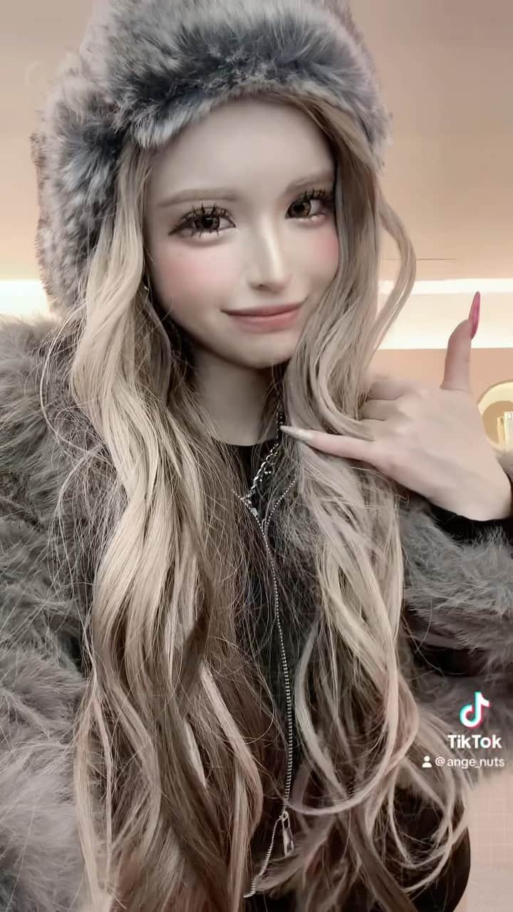 アンジェリカのインスタグラム：「📞🩷」