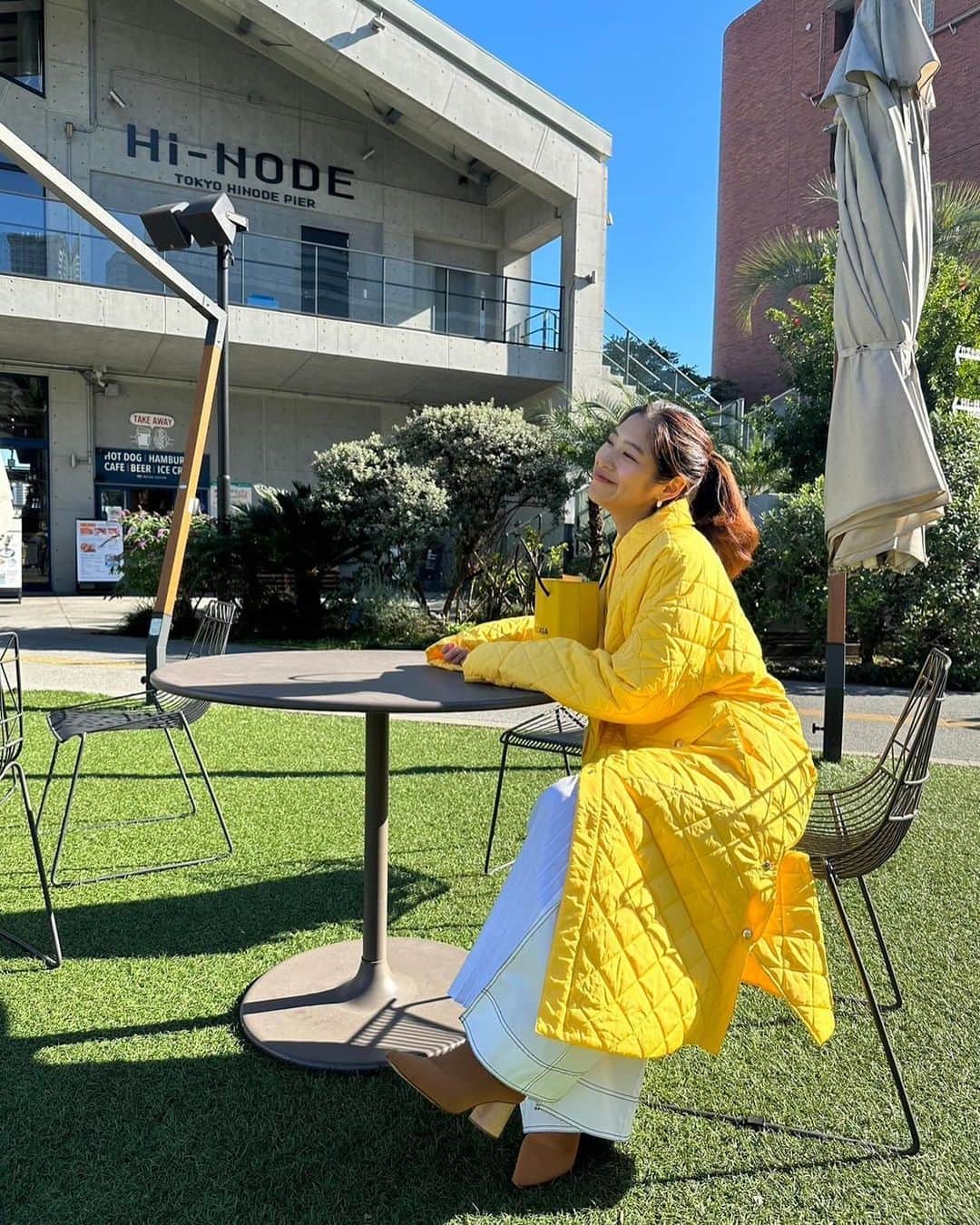 ayumiさんのインスタグラム写真 - (ayumiInstagram)「🍍🍍🍍 黄色の日💛 ファミセに呼んで頂いてゲットしたダウン😘 待ち遠しかったよ〜🥹🌻 明るい服は気分も上がるね🌞  #tommyhilfiger  #calvinklein」12月3日 21時34分 - ayupichikitchen