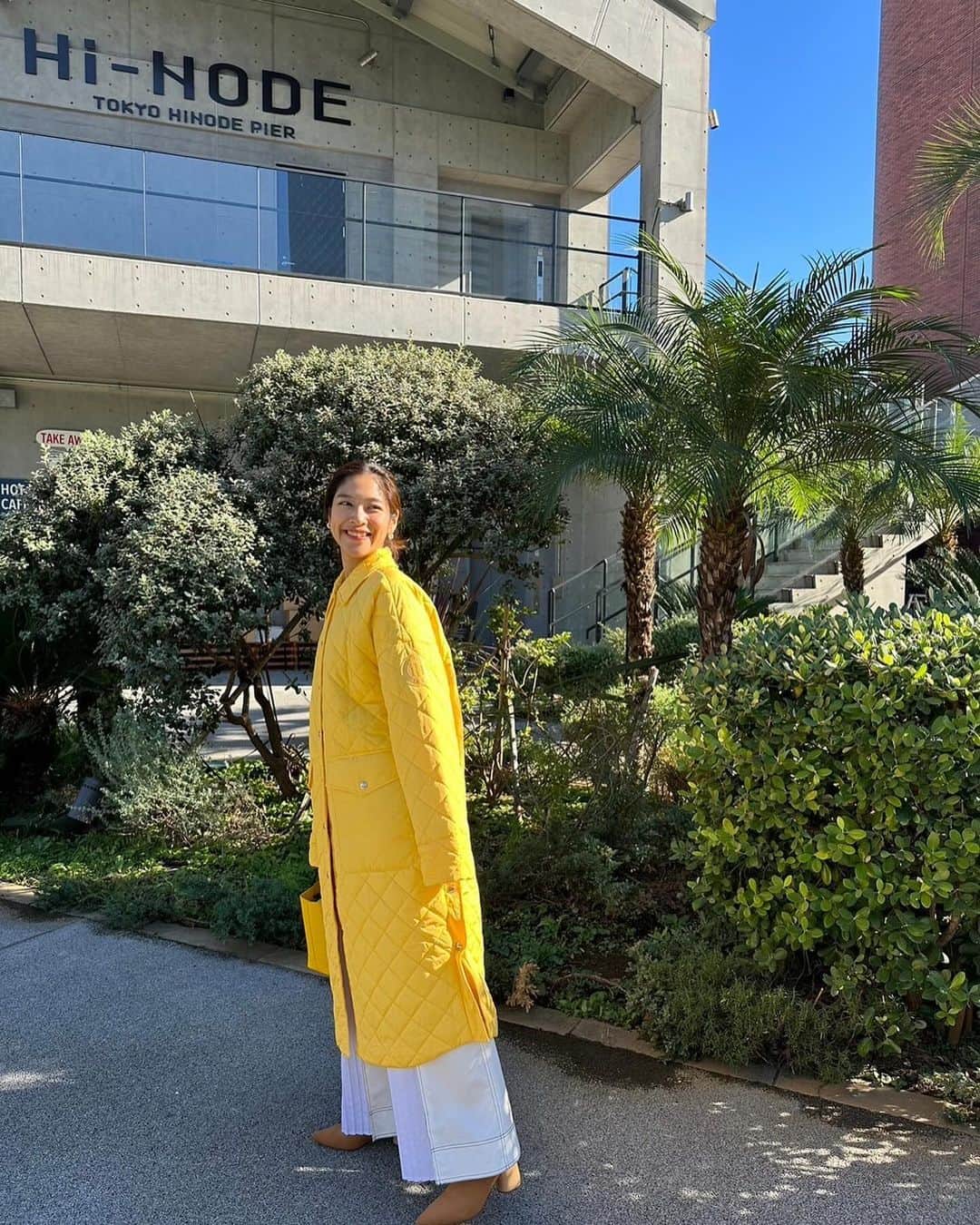 ayumiさんのインスタグラム写真 - (ayumiInstagram)「🍍🍍🍍 黄色の日💛 ファミセに呼んで頂いてゲットしたダウン😘 待ち遠しかったよ〜🥹🌻 明るい服は気分も上がるね🌞  #tommyhilfiger  #calvinklein」12月3日 21時34分 - ayupichikitchen