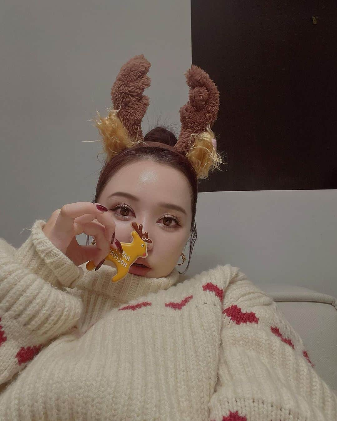 白倉あやさんのインスタグラム写真 - (白倉あやInstagram)「Christmas party in my house🎄🥂❤️✨🎅🏻 TOÉ TEAMのみんなで🫶🏻」12月3日 21時35分 - shirakur_a