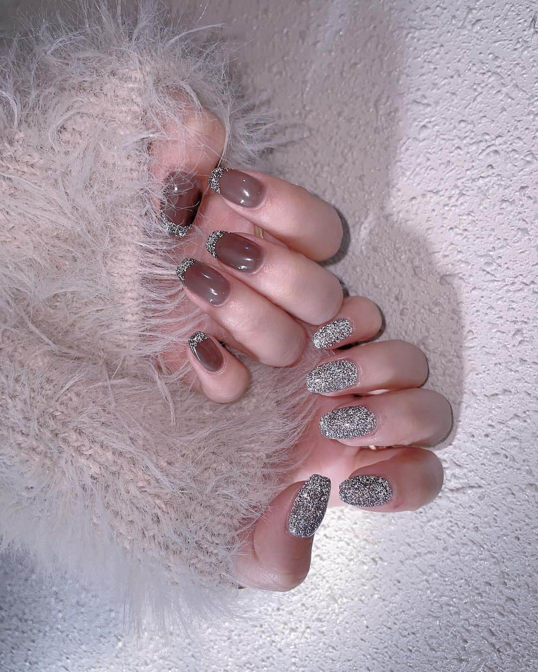 かのあい。のインスタグラム：「New nail🖤 最高にお気に入りっ！ . #冬ネイル #nail」