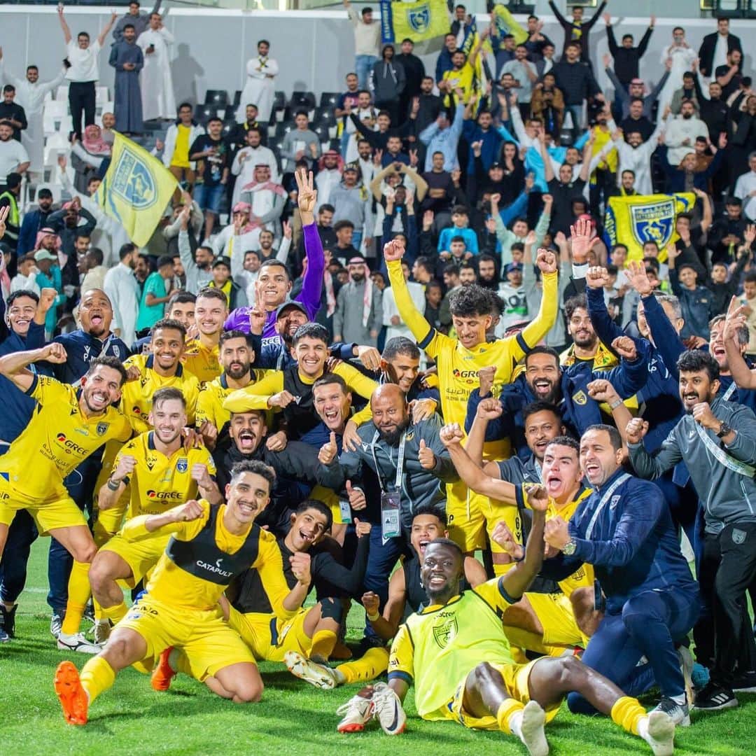 アルバロ・メドランさんのインスタグラム写真 - (アルバロ・メドランInstagram)「We needed it , we did it.  +3 💪🏼💛🐺 @altaawounfc   📸: @naif_omim」12月3日 21時42分 - alvaromedran
