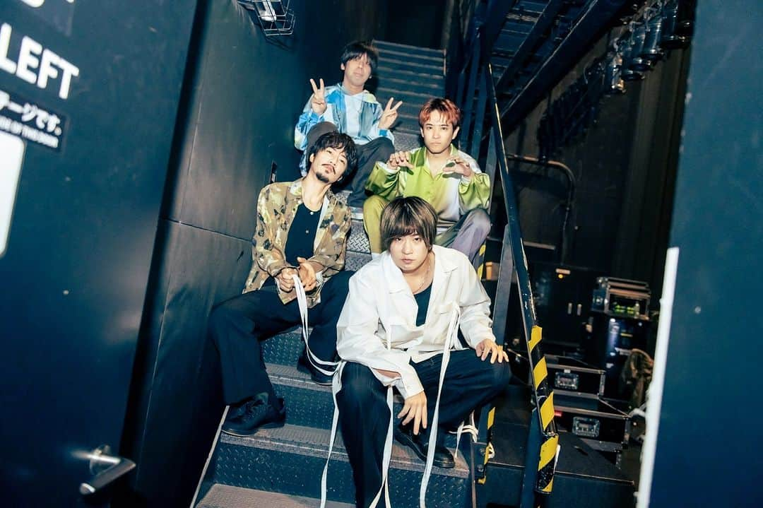 フレデリックのインスタグラム：「2023.12.3（日）Zepp Fukuoka 「FREDERHYTHM TOUR 2023-2024 " WELL 噛 ONE “」  #WELL噛ONE ツアー、4人のフレデリックで来れました。 最高の夜をありがとうございました🌙  #ミディアムレア #魔力のこもったタオル #フレデリック #frederic #FRDC #frederhythm #フレデリズム photo by Masanori Fujikawa( @masafuji93 )」