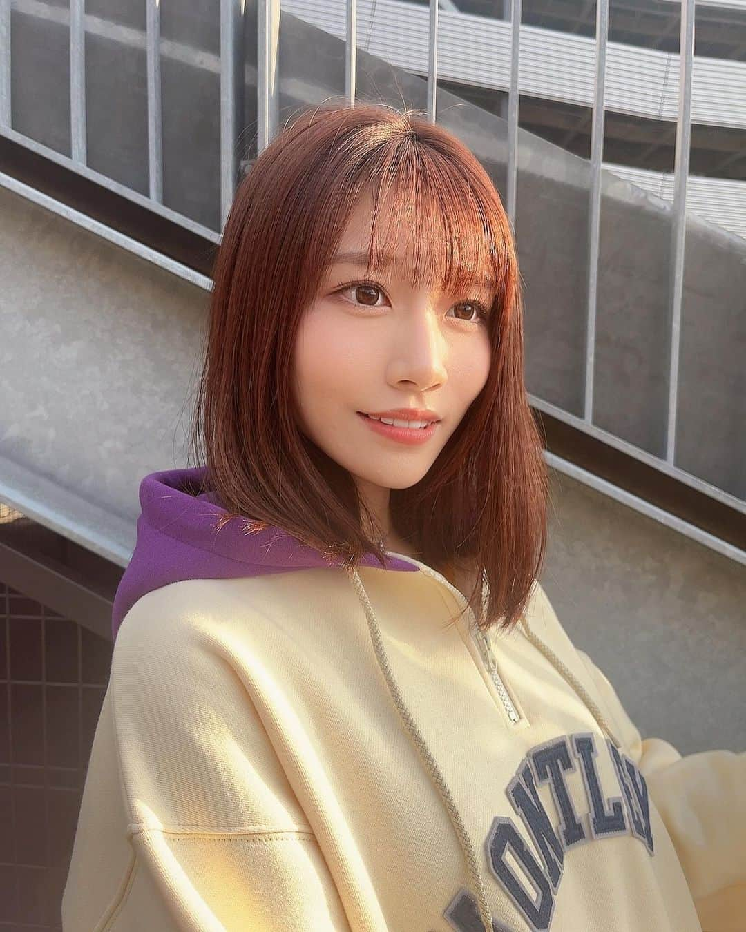 河北彩花さんのインスタグラム写真 - (河北彩花Instagram)「⁡ ⁡ ⁡ 最近はパーカーにハマっちゃって 今まで買ったことないようなお店で 新しいのあつめてる🫶🏻🥹 ⁡ ⁡ ⁡ このパーカーは一目惚れした ロッカールームってブランドのもの🙌🏻 ⁡ ⁡ ⁡ フードが紫なのがかわいくてかわいくて💜   #さいかのしふく」12月3日 21時54分 - saika_kawakita__official