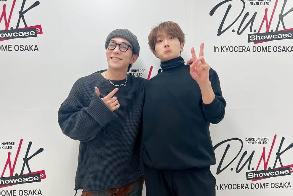 Kazuki Hamamotoさんのインスタグラム写真 - (Kazuki HamamotoInstagram)「D.U.N.K in京セラドームにて披露された SKY-HI × Nissy 【SUPER IDOL】 振り付け、ステージング、カメラワークなど担当させてもらいました！ この二人で楽曲作るって初めて聞いた時は昔から二人と色々関わってきた自分には胸熱過ぎて本当に嬉しかった！ ⁡ こりゃヤバいの作りたいと気合いが入りまくったパフォーマンス！ 大阪で2日間生で見届けてきました😎 細かい話は書ききれないので時間があればカズキのタネで語ろうかな、、w ⁡ 参加してくれた28人のダンサー、 最強アシスタントAnri&Ayaka、 スタッフの皆さん、 そしてSUPER IDOLな二人！ 本当にありがとうございました🔥 ⁡ 2日間他の出演者の方々のパフォーマンスもたっぷり見させてもらったけど本当に素晴らしかった😭 みんな事務所も違うし色も違うけど同じ音楽、ダンスを愛するものとしてリスペクトし合ってるのがガンガン伝わって来ました！ SKY-HI社長本当にD.U.N.Kを生み出してくれてありがとう！ ⁡ 次はまたステージ立ちたい！ 社長！お願いします！✌️ ⁡ #d_u_n_k_  #日本を踊らせろ  #SKYHI #Nissy #SUPERIDOL」12月3日 22時05分 - kazukistkgz