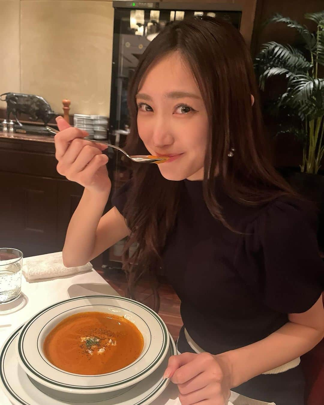 原かれんさんのインスタグラム写真 - (原かれんInstagram)「᯽  エビのビスク美味しすぎてひっくり返りそうなった🦐❤️ . . . . 何食べても美味しかった〜 ( ˟́꒳˟̥̥̀ )♡ . . . . . . . . #原かれん #かれんたん #nmb48 #ぴろぴろ #idol  #茶髪ロング #なんば #関西女子 #お姉さんコーデ #お姉さん #grl購入品 #grlコーデ #グレイル #今日のコーデ #ディナーコーデ #ランチコーデ #ニットコーデ #肌見せ #肌見せコーデ #デートコーデ #ぴろコーデ  #아이돌　#ootd #오오티디 #팔로우  #좋아요 #01 #일본　#fyp #女子力委員長」12月3日 22時11分 - karen_hara315