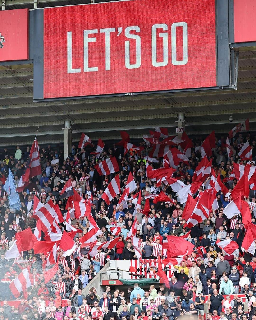 サンダーランドAFCさんのインスタグラム写真 - (サンダーランドAFCInstagram)「🏆 We will host Newcastle United in the third round of the #EmiratesFACup.   #SAFC」12月3日 22時13分 - sunderlandafcofficial