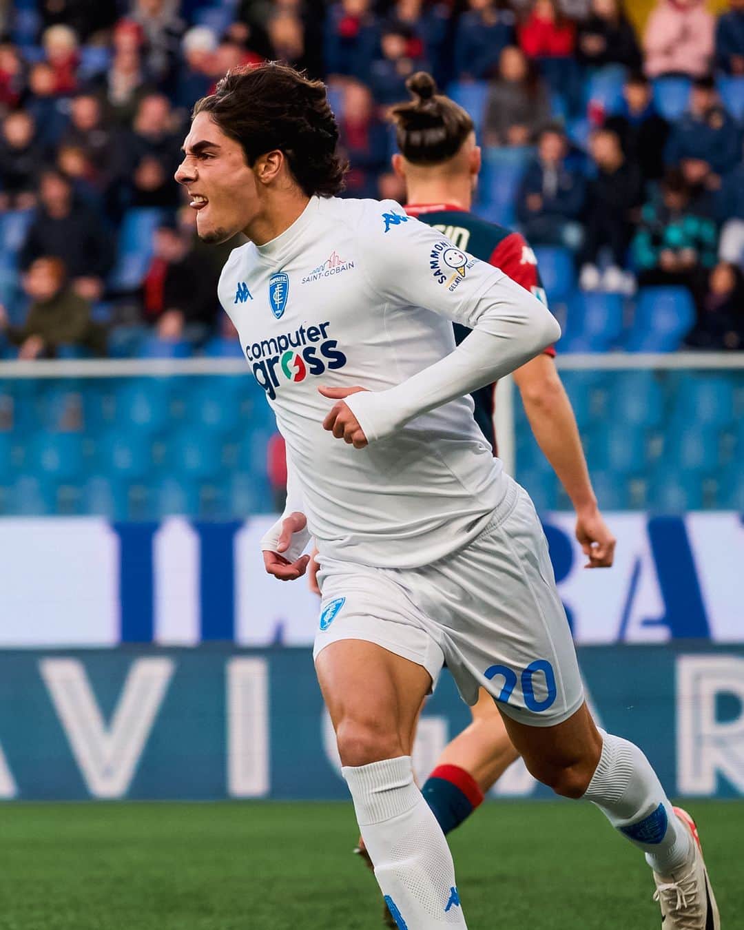 エンポリFCのインスタグラム：「📸⚽ Il colpo di testa a battere Martinez, il pari azzurro col Genoa, il primo gol con la nostra maglia per Matteo Cancellieri 👏👏👏」