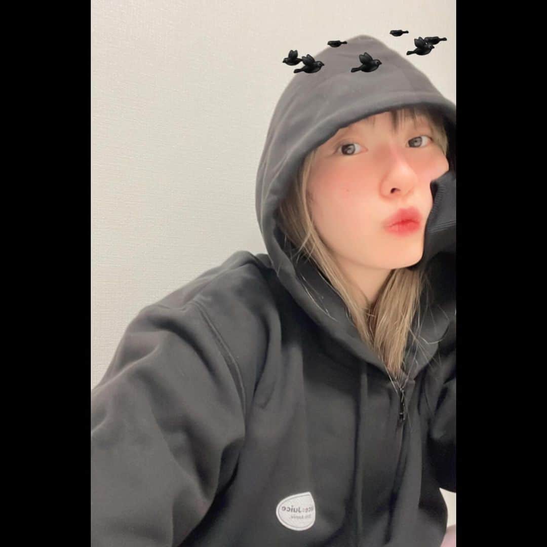 植村あかりさんのインスタグラム写真 - (植村あかりInstagram)「⁡ ⁡ 武道館まであと３日！ ⁡ メモリアルパーカー着てリハしてきました🕊️ ⁡  #juicetory#juicejuice#植村あかり」12月3日 22時36分 - akari_uemura.official
