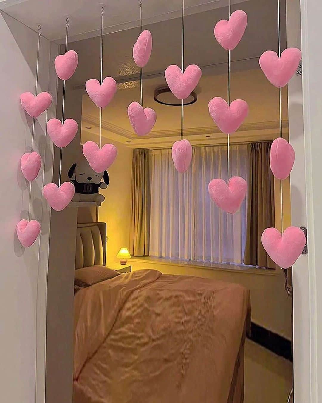 SHEINのインスタグラム：「Love is in the air - literally! Tell us which V-Day decor says "I'm hung up on you": 1 or 2? 👇  🔎 17928158 21403880  #SHEIN #SHEINforAll #SHEINstyle #fashion #chic #saveinstyle」
