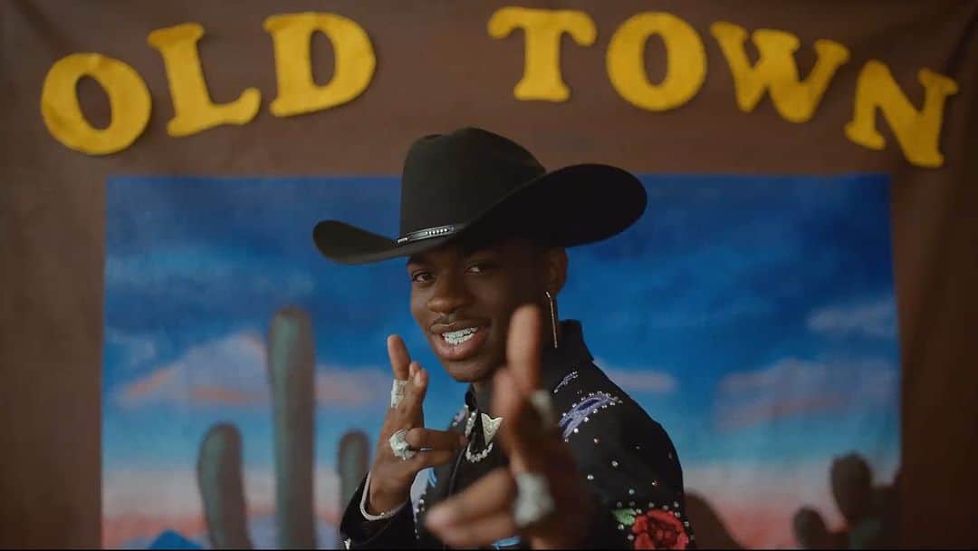 MTVのインスタグラム：「Somehow that "Old Town Road" just keeps getting older – and today, @lilnasx's breakout debut turns 5 YEARS OLD 🤠」