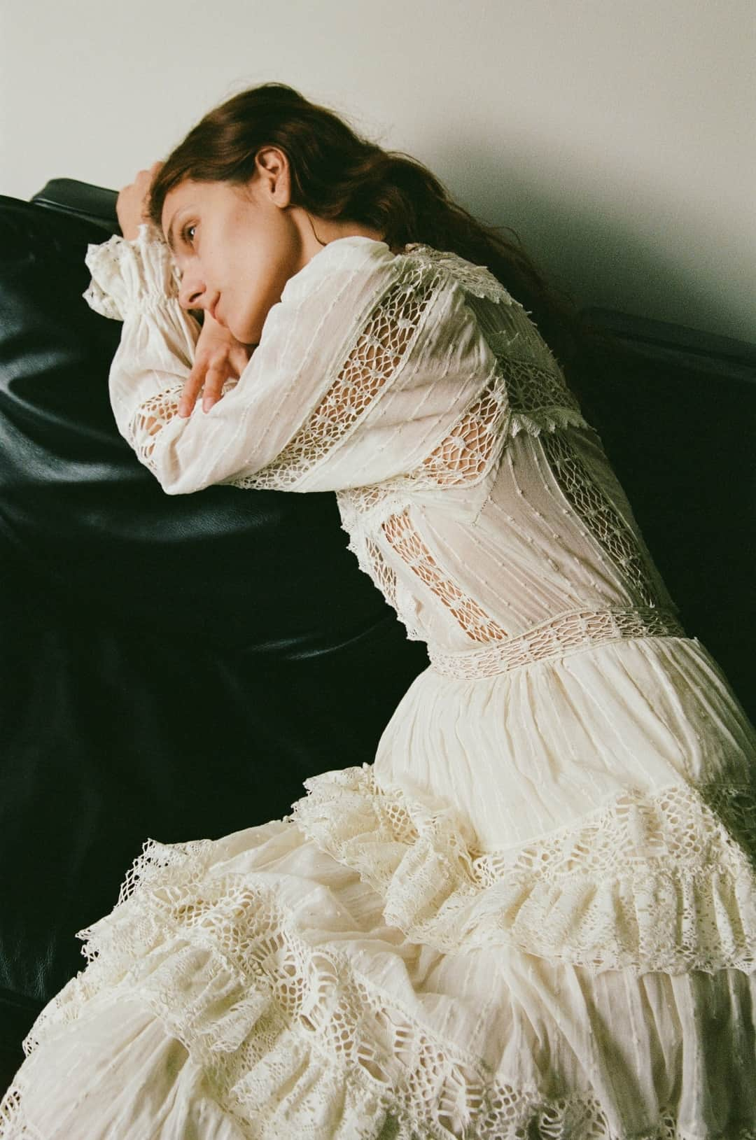 シー ニューヨークさんのインスタグラム写真 - (シー ニューヨークInstagram)「Dreamy lace details 🕊 The Haven long sleeve dress ​​​​​​​​ #seanewyork」12月3日 22時45分 - seanewyork