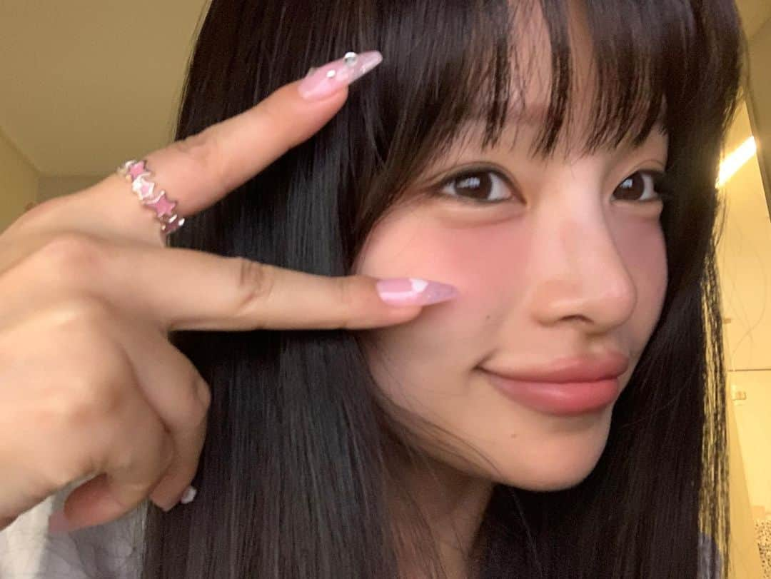 カン・ギョンミンさんのインスタグラム写真 - (カン・ギョンミンInstagram)「💅🏼🎀💗 오랜만에 핑쿠 네일하구」12月3日 22時46分 - kkmmmkk