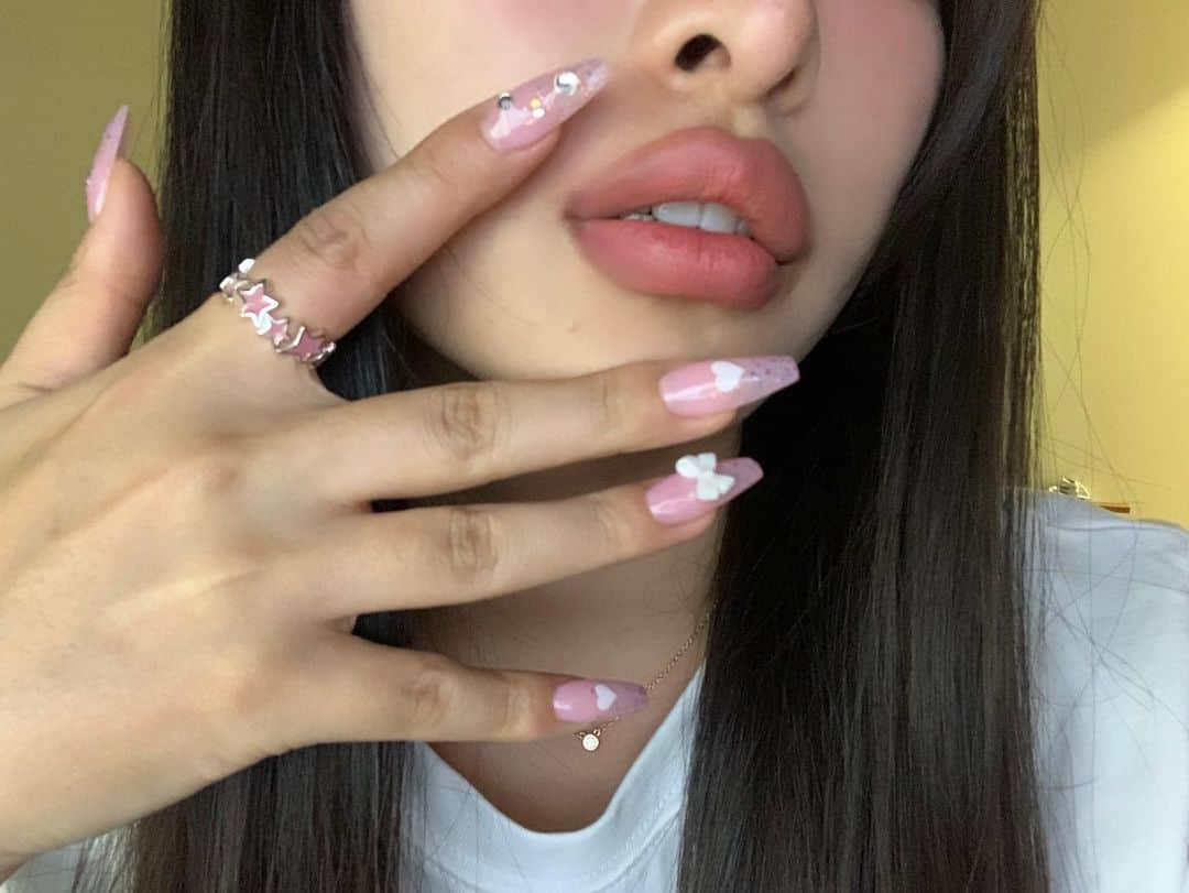 カン・ギョンミンさんのインスタグラム写真 - (カン・ギョンミンInstagram)「💅🏼🎀💗 오랜만에 핑쿠 네일하구」12月3日 22時46分 - kkmmmkk