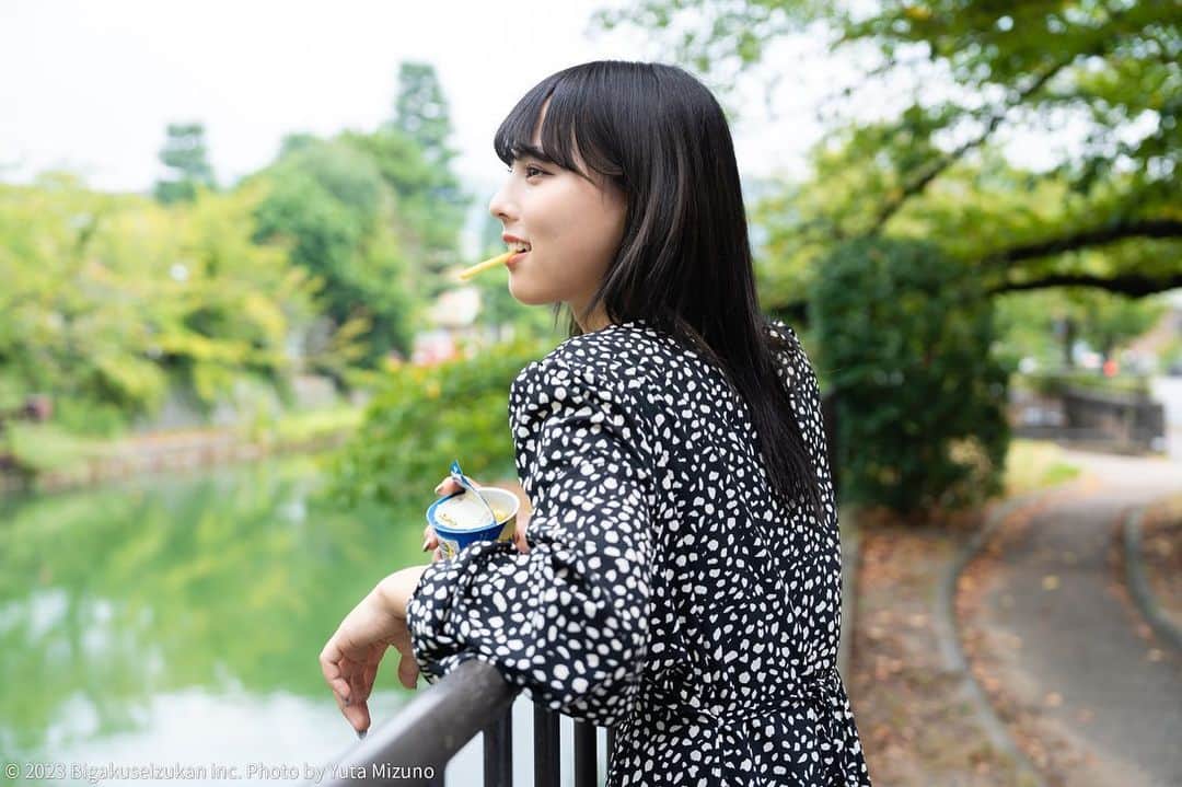 美学生図鑑さんのインスタグラム写真 - (美学生図鑑Instagram)「【美学生図鑑×ミスキャンパス立命館】 Entry No.6　佐賀涼花（映像学部2回生）  “ミスキャンっぽくない系統”に 若い世代から支持が集まる彼女。  趣味はライブに行くことで、推しのロックバンドを追いかけて 全国のライブハウスをまわるほどの熱狂ぶり！  ..  可愛い！綺麗！と思ったらぜひ 応援コメントをお願いします✍️✨  ┈┈┈┈┈┈┈┈┈┈┈┈┈┈┈┈┈┈┈┈┈┈┈┈┈┈ 美学生図鑑の『ミスキャンパス立命館特集』では 5人のファイナリストの撮り下ろし写真 ＆個性溢れるロングインタビューを掲載😉💗  ‣‣プロフィールのURLから 　Webサイトをチェック！🔍  ‣‣他の美学生の写真はこちらから！🙌  　@bigakuseizukan ┈┈┈┈┈┈┈┈┈┈┈┈┈┈┈┈┈┈┈┈┈┈┈┈┈┈ . . . #美学生図鑑 #美女 #beauty #kawaii #女子大生 #ポートレート #ポートレートモデル #portrait #ig_portrait #portraitphotography #japanesegirl #portraitmodel #good_portraits_world #Lovers_Nippon_Portrait  #sonyportrait #何気ない瞬間を残したい #誰かの記憶に残る写真 #写真好きな人と繋がりたい #ミスキャンパス立命館 #ミス立命館 #mcr2023 #ミスコン #ミスキャンパス #着物モデル #サロンモデル #関西サロンモデル #立命館大学 #立命館」12月3日 23時02分 - bigakuseizukan