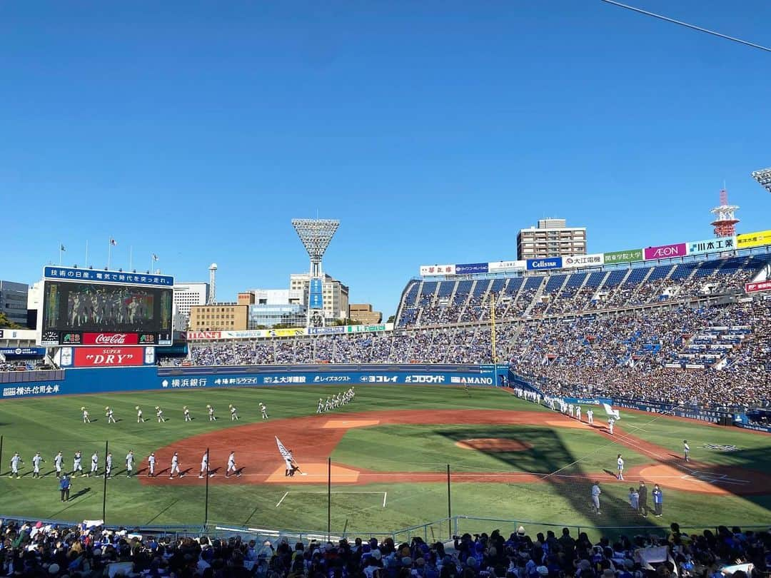 瀧脇笙古さんのインスタグラム写真 - (瀧脇笙古Instagram)「⚾️💭⚾️💭 ⁡ ⁡ ⁡ 『YOKOHAMA STADIUM 45th DREAM MATCH』 康晃選手から頂いたユニフォームを持って観に行きました⚾️ ⁡ 松坂大輔さんなどたくさんの豪華な方々での野球。 すごく楽しい空間でした！ ⁡ 上地雄輔さんの歌唱や柳沢慎吾さんの世界一長い始球式も生で観れて嬉しかったし面白かったです！ ⁡ ⁡ プロデュースメニュー食べたかったけど、私史上1番並んでたからベイカラにしたよ ⁡ ⁡ ⁡ ⁡ #baystars #イコラブ」12月3日 22時55分 - takiwaki_shoko_