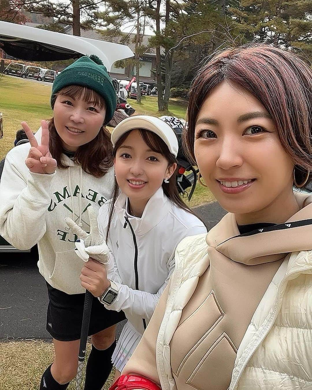 Alyssaさんのインスタグラム写真 - (AlyssaInstagram)「時差投稿⭐️ TABEO CUP⛳️  久しぶりに参加したら とても楽しかったー🥰  超久しぶりの同組🤩 癒しとストイックが共存する　@miya.tomoko ちゃん🫶 想像より大人しめのウェアだった😂　絶好調　@chindon_golf_tkg  マイペースな優男🫶　@hidekichi_gologolo  みんなのおかげで楽しくラウンド出来ました✨  やっちゃんとのぶさんと前泊後泊もできて、 軽井沢を満喫できました🤗✨  皆様ありがとうございました🥰🥰🥰  #紅葉ドンピシャ #例年より暖かかった✨ #相変わらず🍵さんの始球式すごかった🤣 #わちゃわちゃ感よき #相変わらず新ペリハマらないけど楽しければよし😇笑 #instagolf #golstagram #골프스타그램　#ゴルフ #golf #골프연습 #골프 #ゴルフ女子 #女子ゴルフ」12月3日 23時04分 - alyssa_golf