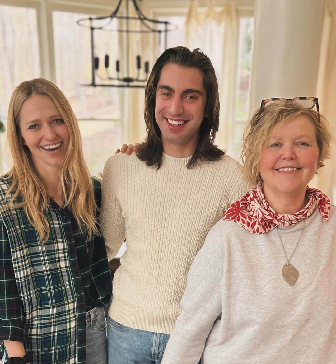 ジョアンナ・ブラッディさんのインスタグラム写真 - (ジョアンナ・ブラッディInstagram)「Friend filled week 👯‍♀️👯‍♂️ . . . . . #thanksgiving #holiday #friends」12月3日 23時25分 - thejohannabraddy