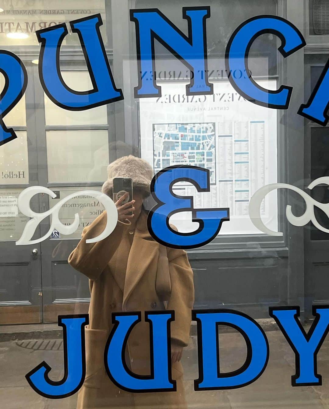 ミチさんのインスタグラム写真 - (ミチInstagram)「ロンドン寒すぎるしポンド円換算すると笑えてくるけど東京以外で初めて住みたいって思った🎄❤️」12月3日 23時30分 - mi0306chi