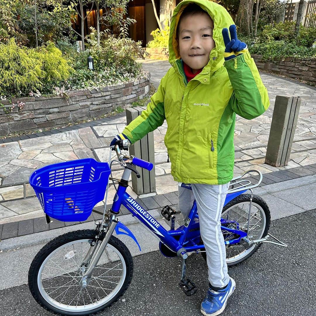 せんももあいしーさんのインスタグラム写真 - (せんももあいしーInstagram)「自転車買いました🚲 青くてカッコいい「てーぼー号」です😁」12月4日 0時04分 - oyabakatousan