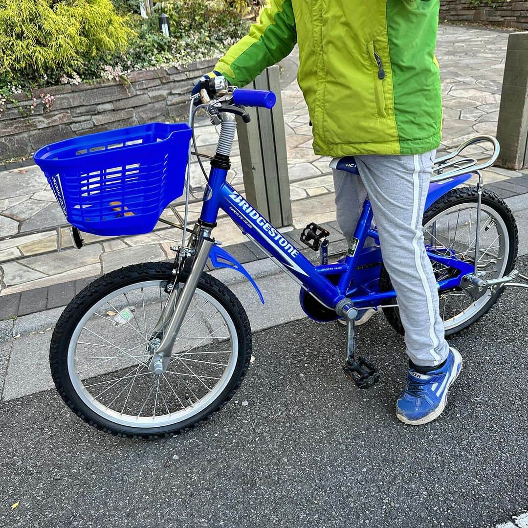 せんももあいしーさんのインスタグラム写真 - (せんももあいしーInstagram)「自転車買いました🚲 青くてカッコいい「てーぼー号」です😁」12月4日 0時04分 - oyabakatousan