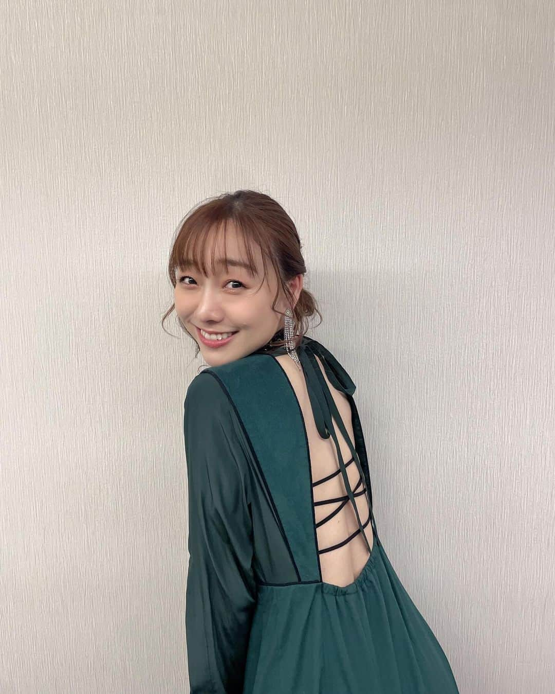 須田亜香里さんのインスタグラム写真 - (須田亜香里Instagram)「#熱闘mリーグ  今夜も25:00〜テレビ朝日またはABEMAで！ ぜひご覧くださいませ！ 写真は先々週のと、先週の！ 今夜も素敵なのでお楽しみに🕊️ #須田亜香里衣装」12月4日 0時05分 - akarisuda