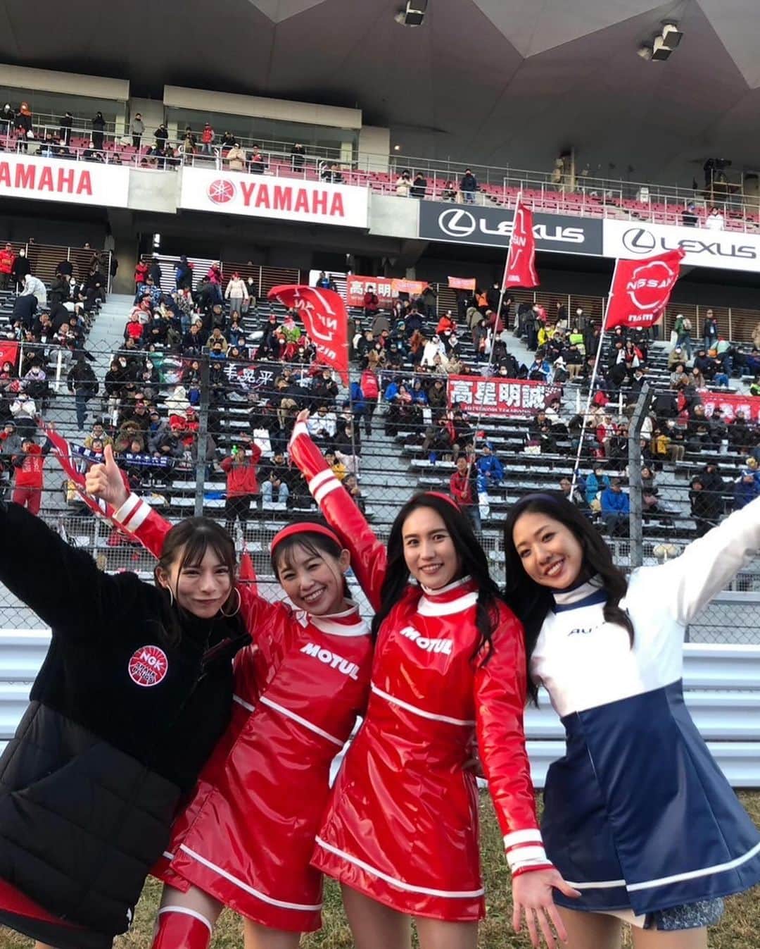 葉月美優さんのインスタグラム写真 - (葉月美優Instagram)「❥ 初めてのNISMO FESTIVALでした🏎🏁  SUPER GTの時とは違った雰囲気𓂃.◌𓈒𖡼𓂂 どのコンテンツも新鮮で楽しかったです。 ファンの皆さんもとても楽しかったのではないでしょうか。  NGKスパークプラグにもお立ち寄りくださり、ありがとうございました(*´ω｀*)💗 お声をかけてくださった方々もありがとうございます！  NISMOでよかった𓈒𓏸𓈒𓐍     #ngkスパークプラグ #nismo #nissan #supergt #スーパーgt #supergt2023 #nismofestival #フェアレディz #gtr #supercar #スーパーカー #fsw #富士スピードウェイ #ngksparkplugs #racequeen #レースクイーン #motul #葉月美優 #サーキットへ行こう #サーキット女子 #サーキットトレーニング #サーキット遊び」12月4日 0時18分 - miu_haduki