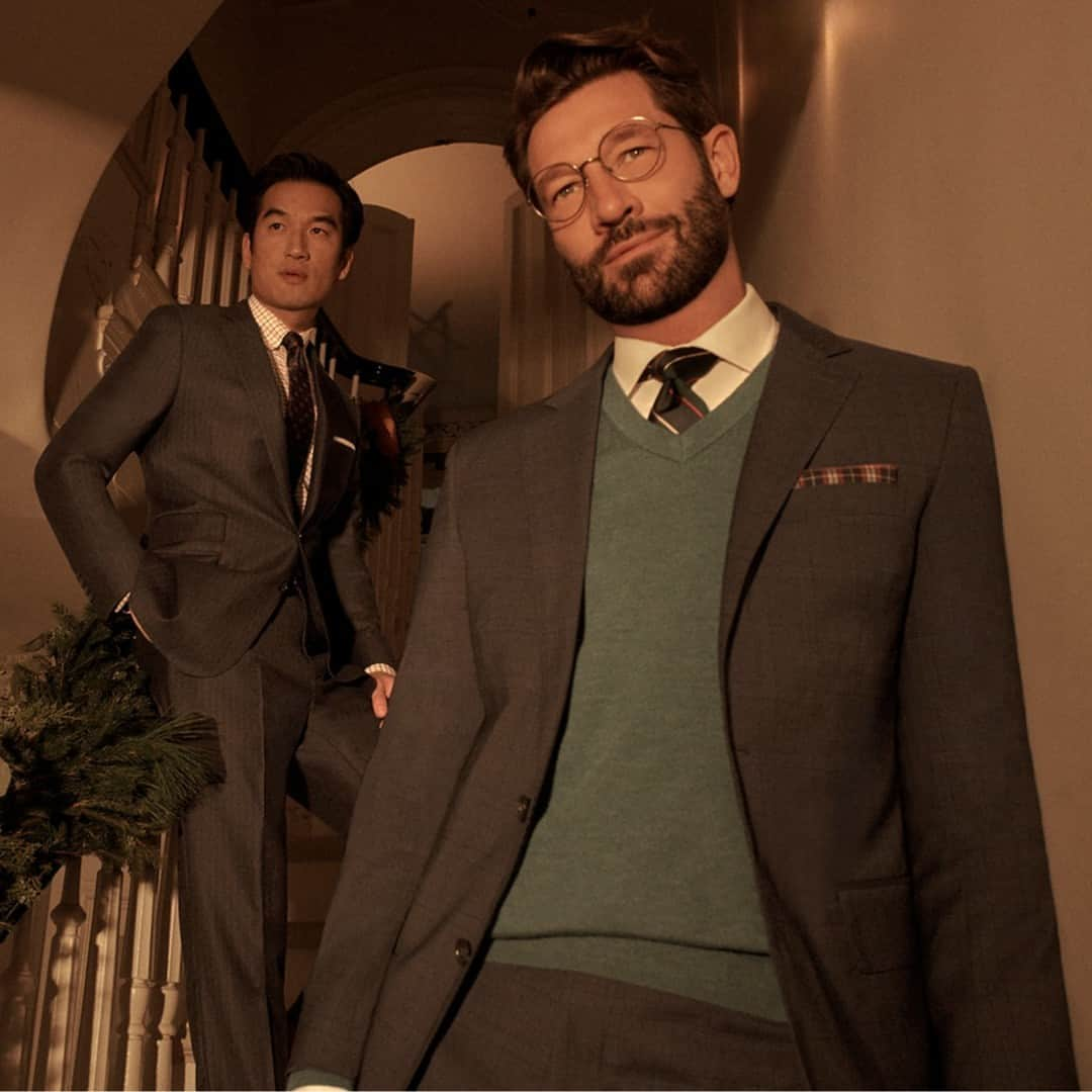 ブルックスブラザーズのインスタグラム：「Deck the Halls: ‘Tis the season for a style upgrade. #BrooksBrothers #Holiday2023⁣」