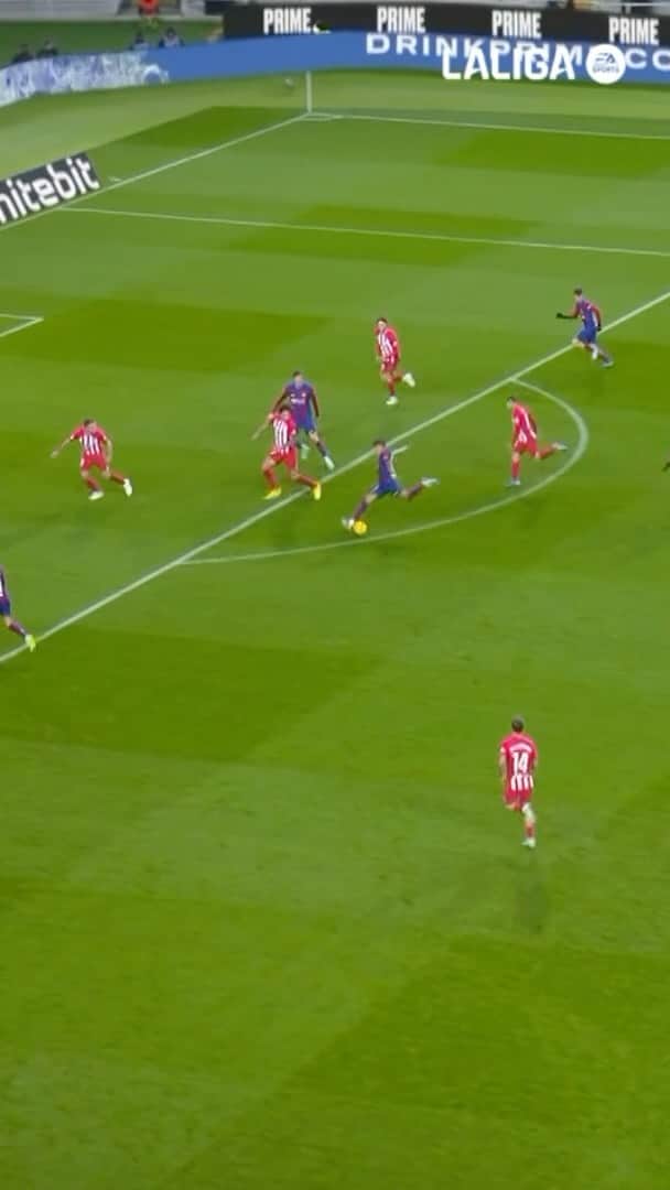 のインスタグラム：「What a chance by Raphinhaaa 😱  #BarçaAtleti | #LaLigaHighlights」