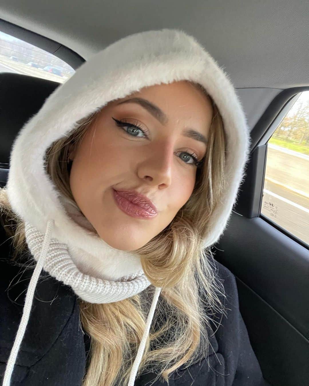 Pleun Bierboomsのインスタグラム：「So cold but feeling so warm」