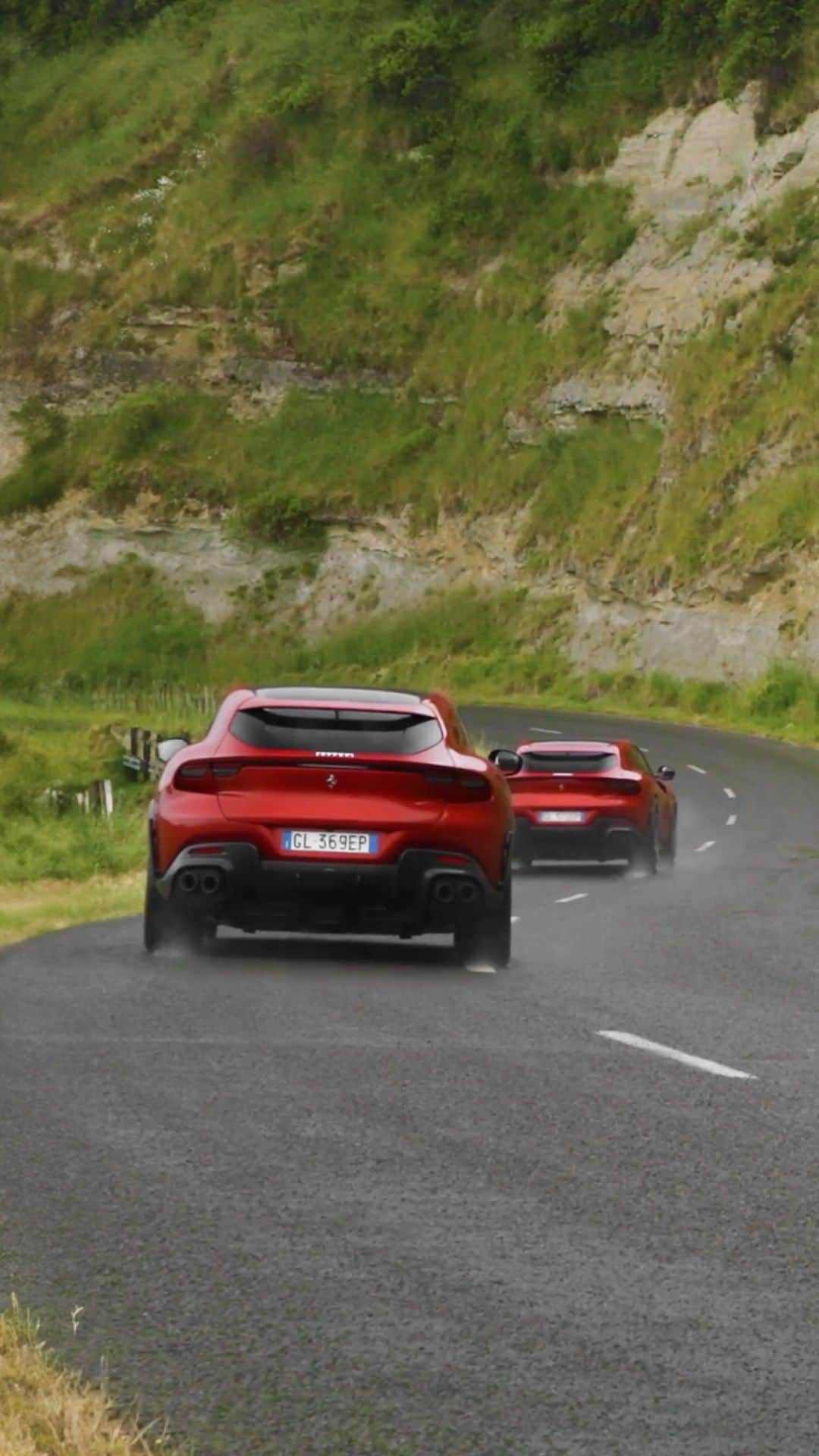 フェラーリのインスタグラム：「Can’t keep up with this #FerrariPurosangue, they’re changing too fast.  #FerrariTourNZ   @ferrariaustralasia @ferrariapac #DrivingFerrari #Ferrari」