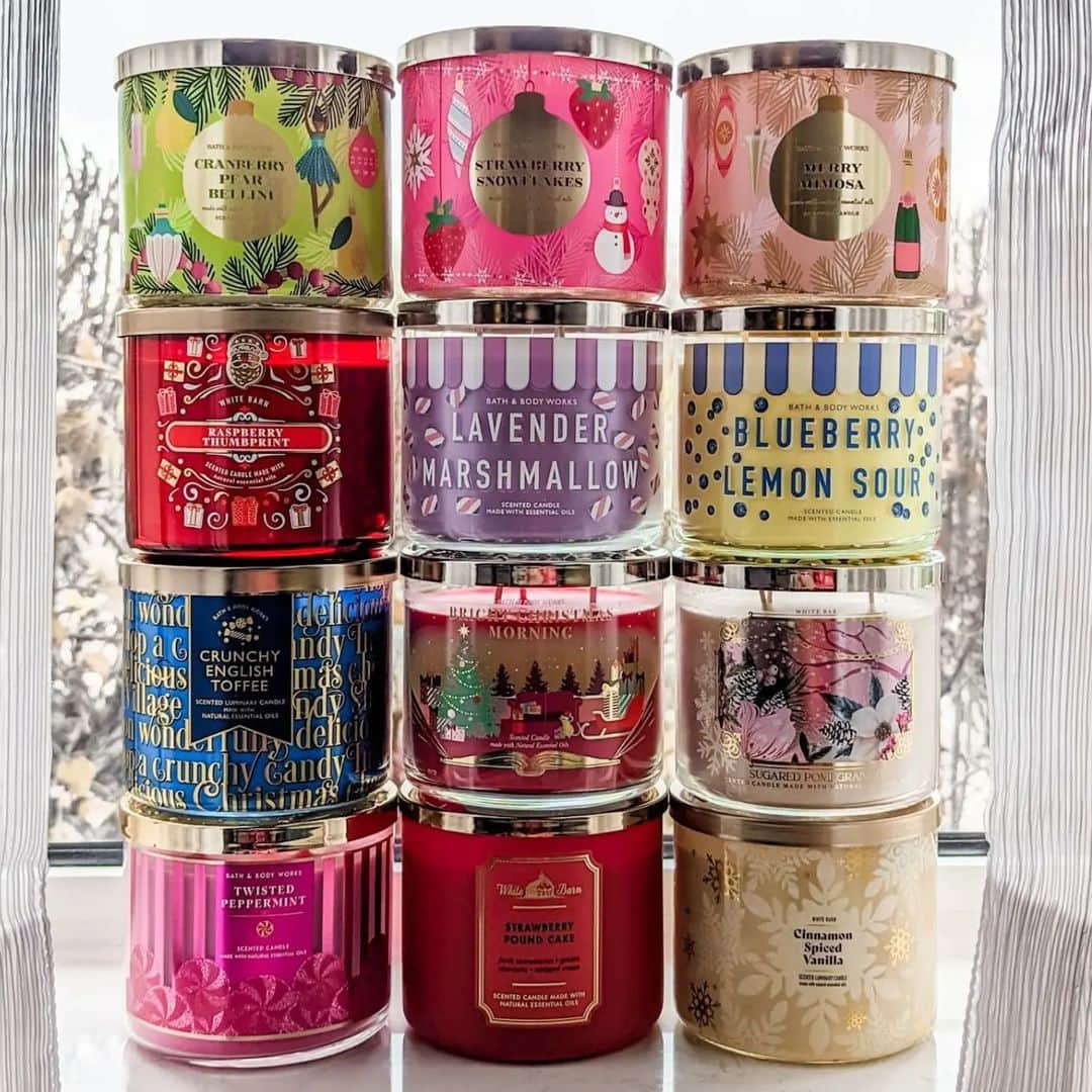 Bath & Body Worksさんのインスタグラム写真 - (Bath & Body WorksInstagram)「Our Candle-loving fans are stacked up with #CANDLEDAY cheer and glowing vibes galore! 🕯️✨ Final hours to get in on this HAULIDAY fun — NOW IN STORES ONLY!」12月4日 2時00分 - bathandbodyworks