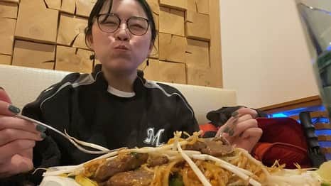 岡村咲さんのインスタグラム写真 - (岡村咲Instagram)「👫  今日の動画は大雨だった休日の夜に密着しました！ 本当は遠出する予定でしたが断念することに😢 でも結果的には良い休日の締めくくりができて良かったです✨ また明日から1週間頑張ろう！  #海外移住 #オランダ移住」12月4日 1時51分 - sakiokamura_official